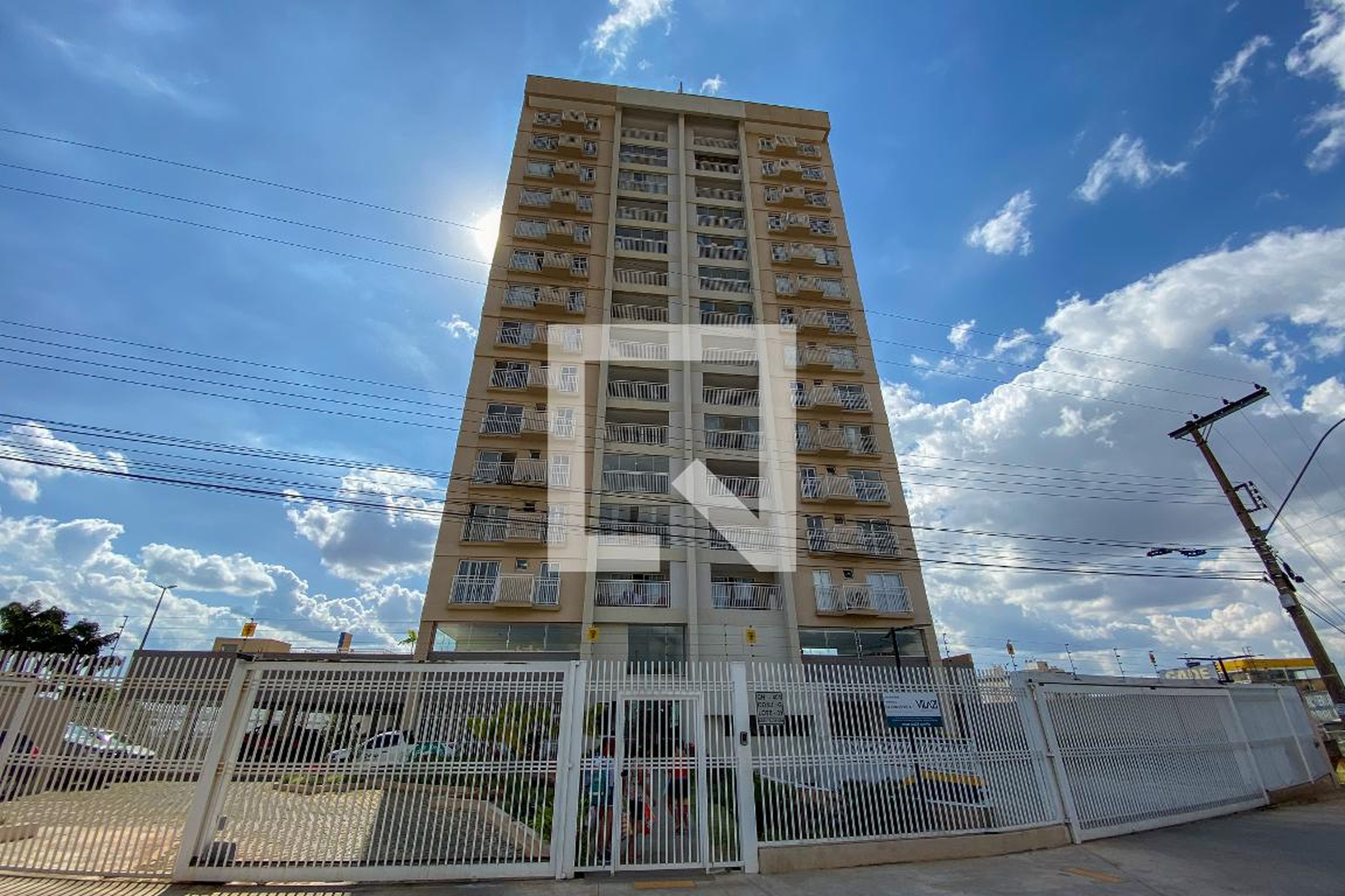 Fachada Condomínio em Qn401 Conjunto G Lote 1, Condomínio Le Gran Vista, Garagem N° 42-samambaia Norte, 1302