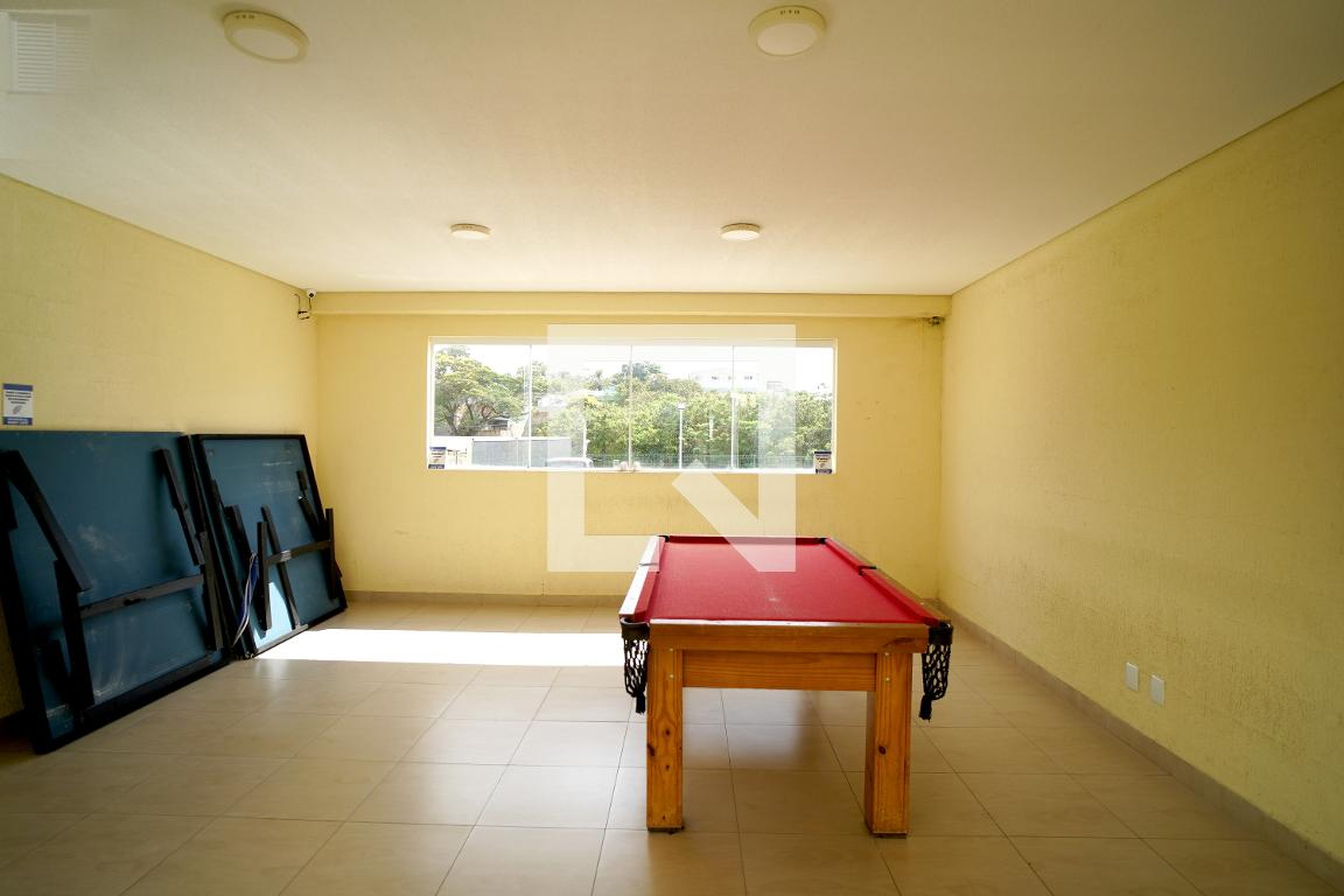 Sala de Jogos - Easy Life