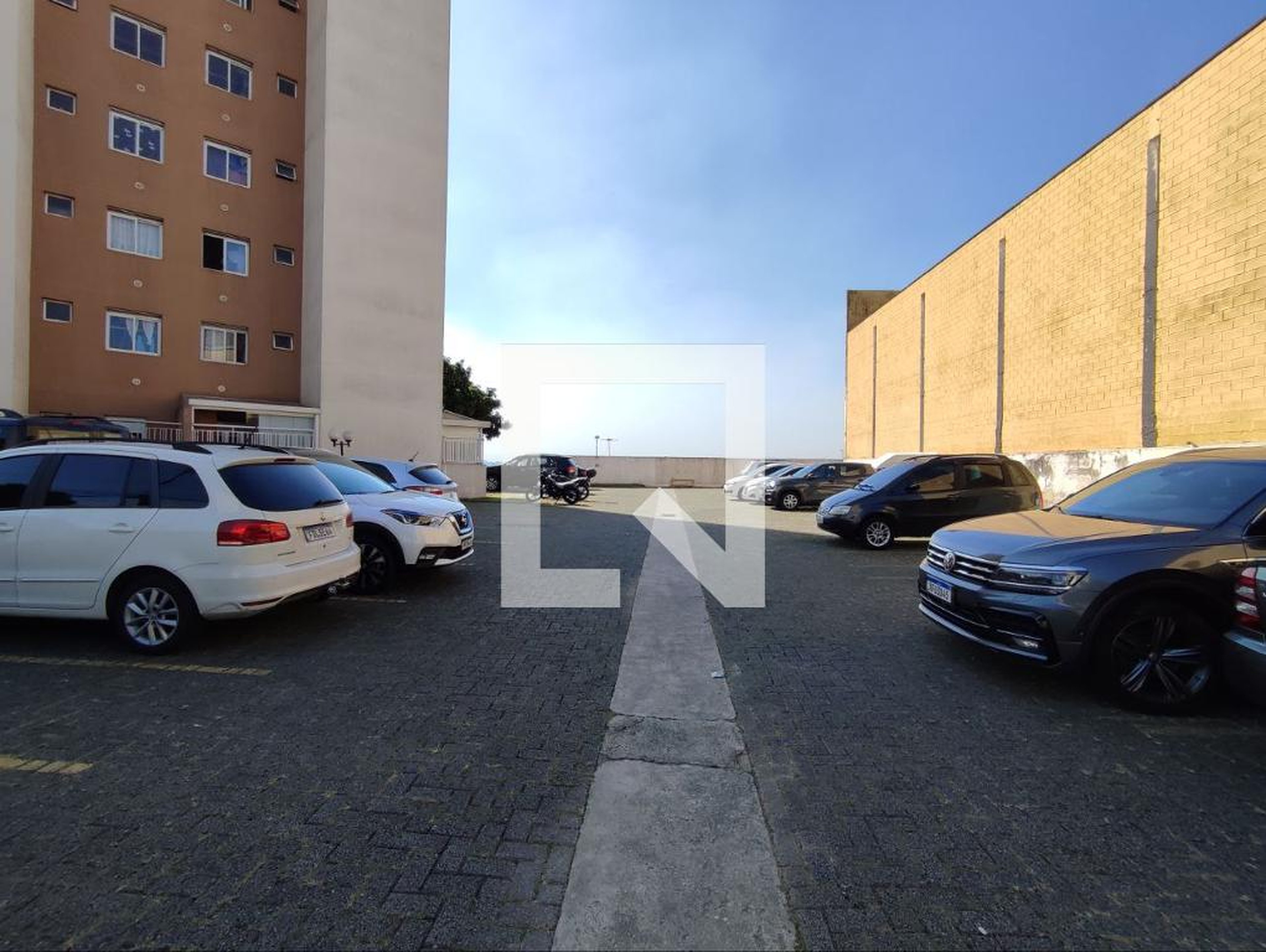 Estacionamento - Residencial Plaza de Carmona