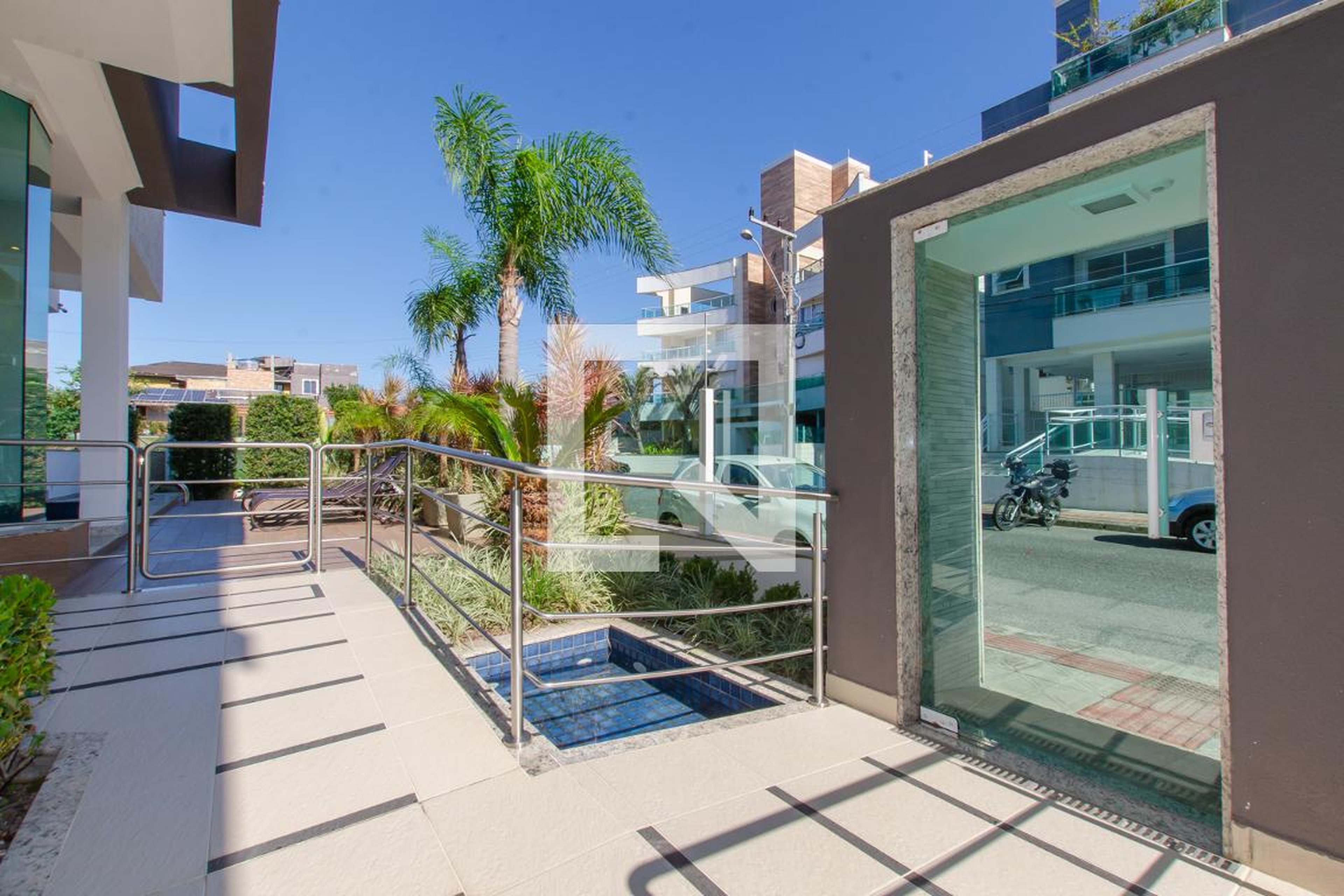 Entrada - Lagoon Residence