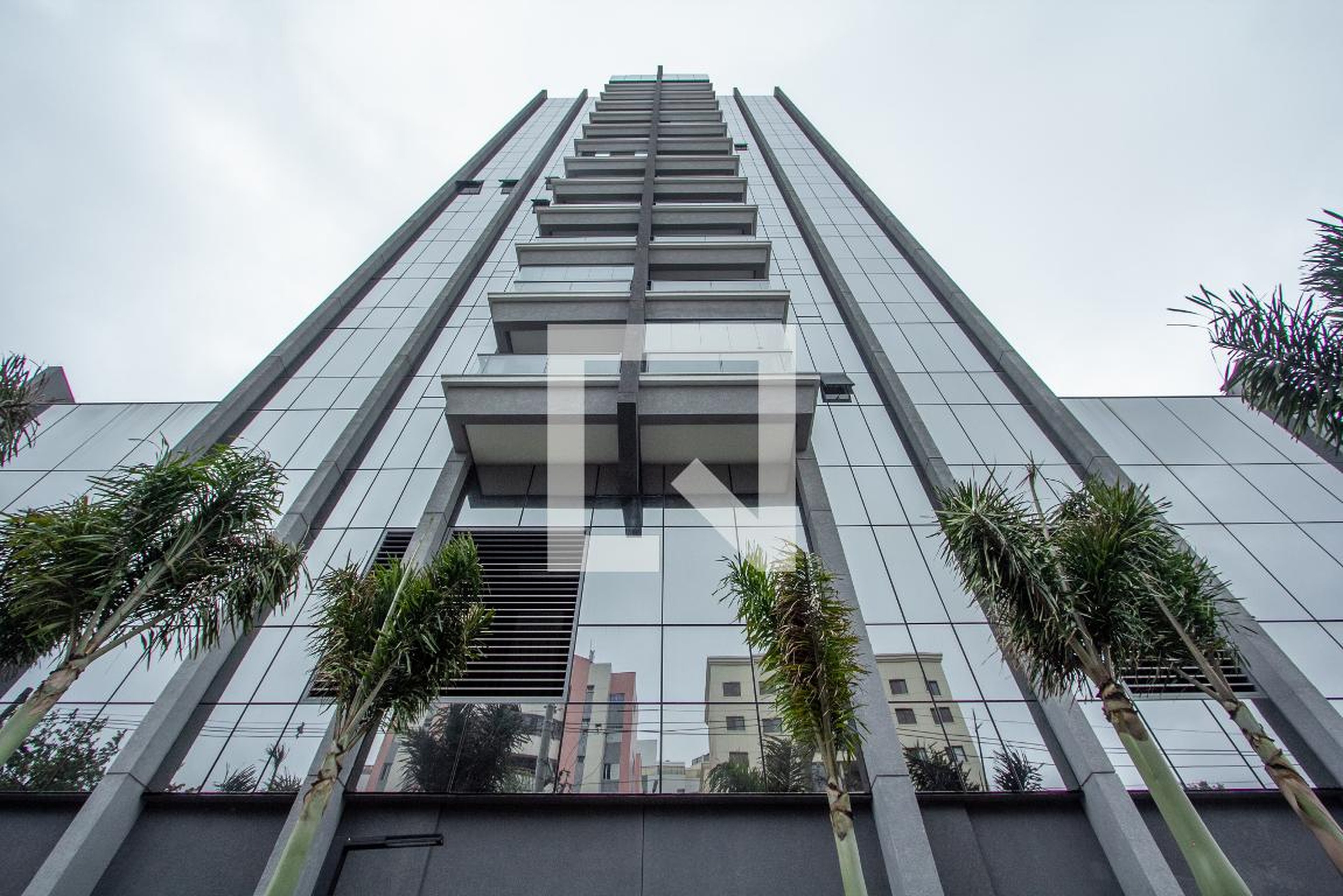 Fachada Condomínio em Avenida Cotovia, 727