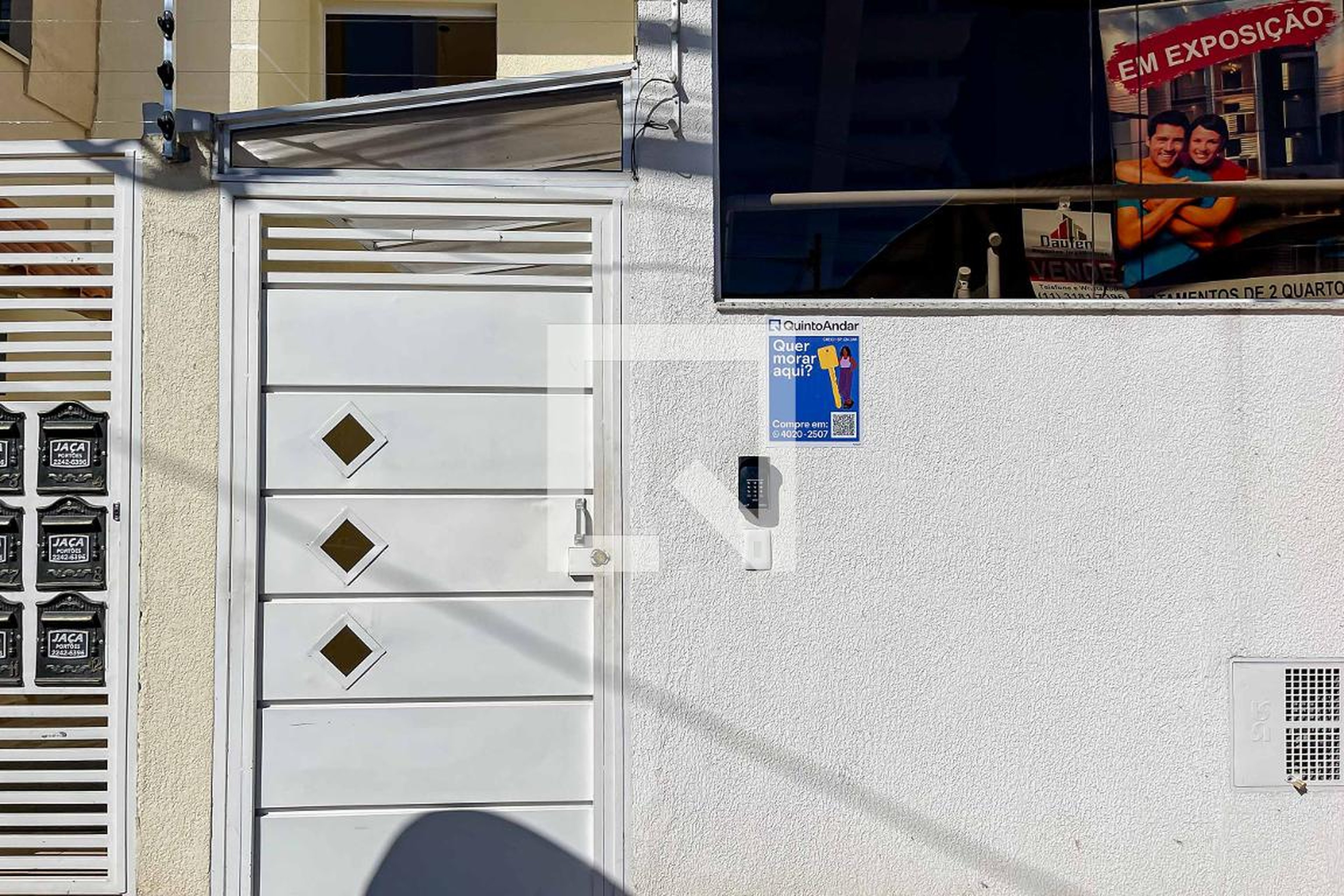 Fachada Condomínio em Rua Ladário, 14