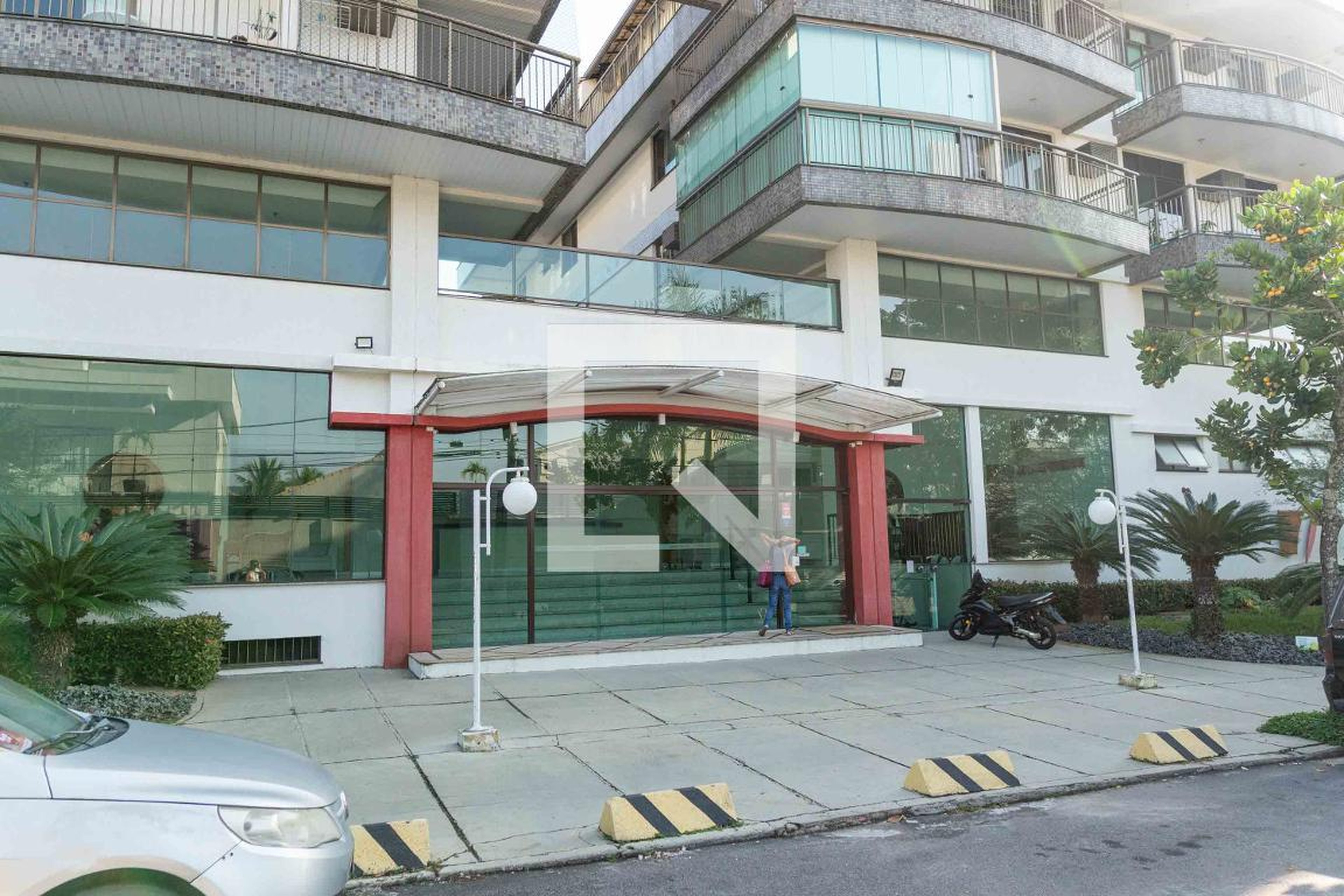 Fachada Condomínio Camboinhas INN