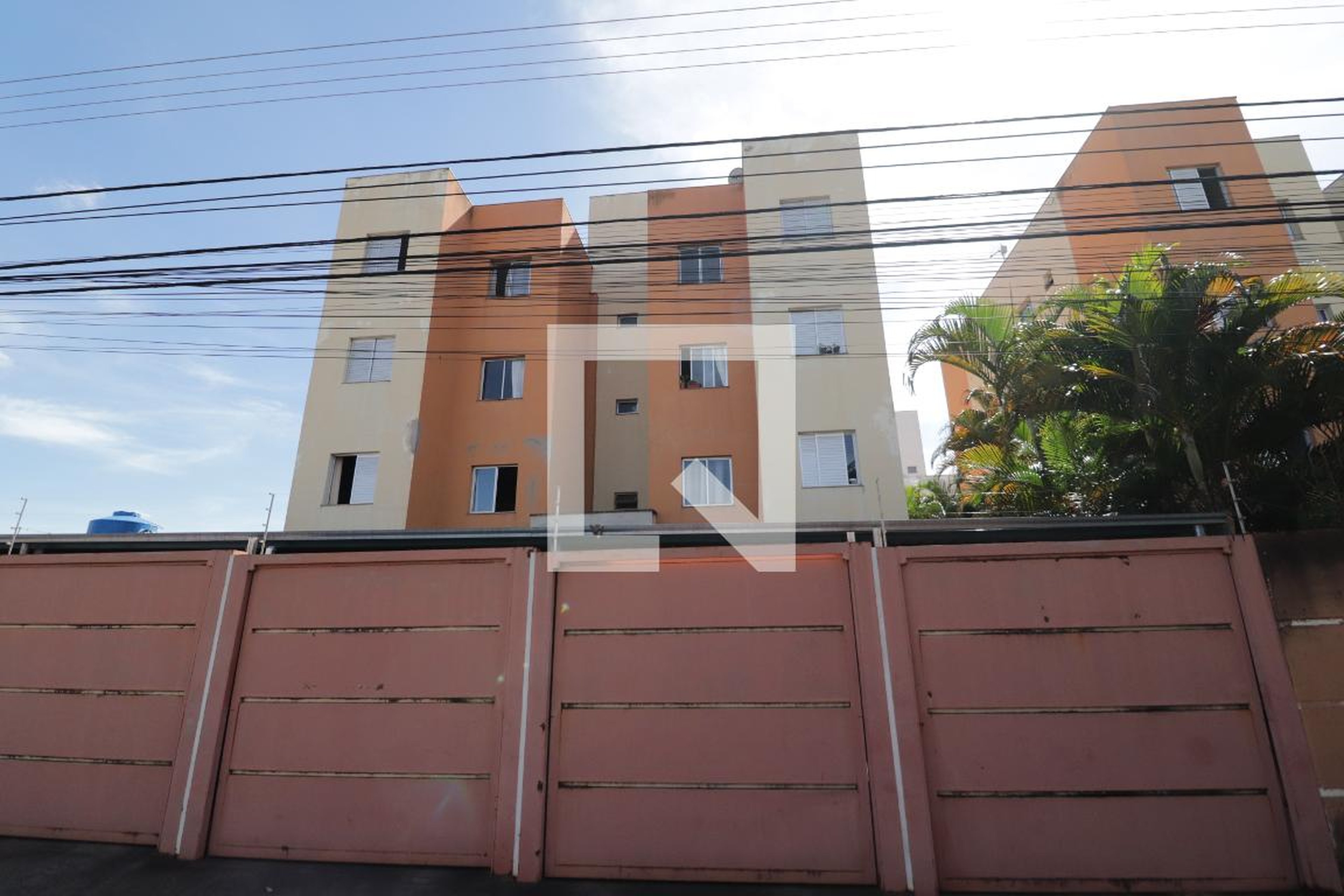 Fachada do Prédio Condomínio em Rua Tamôios, 949