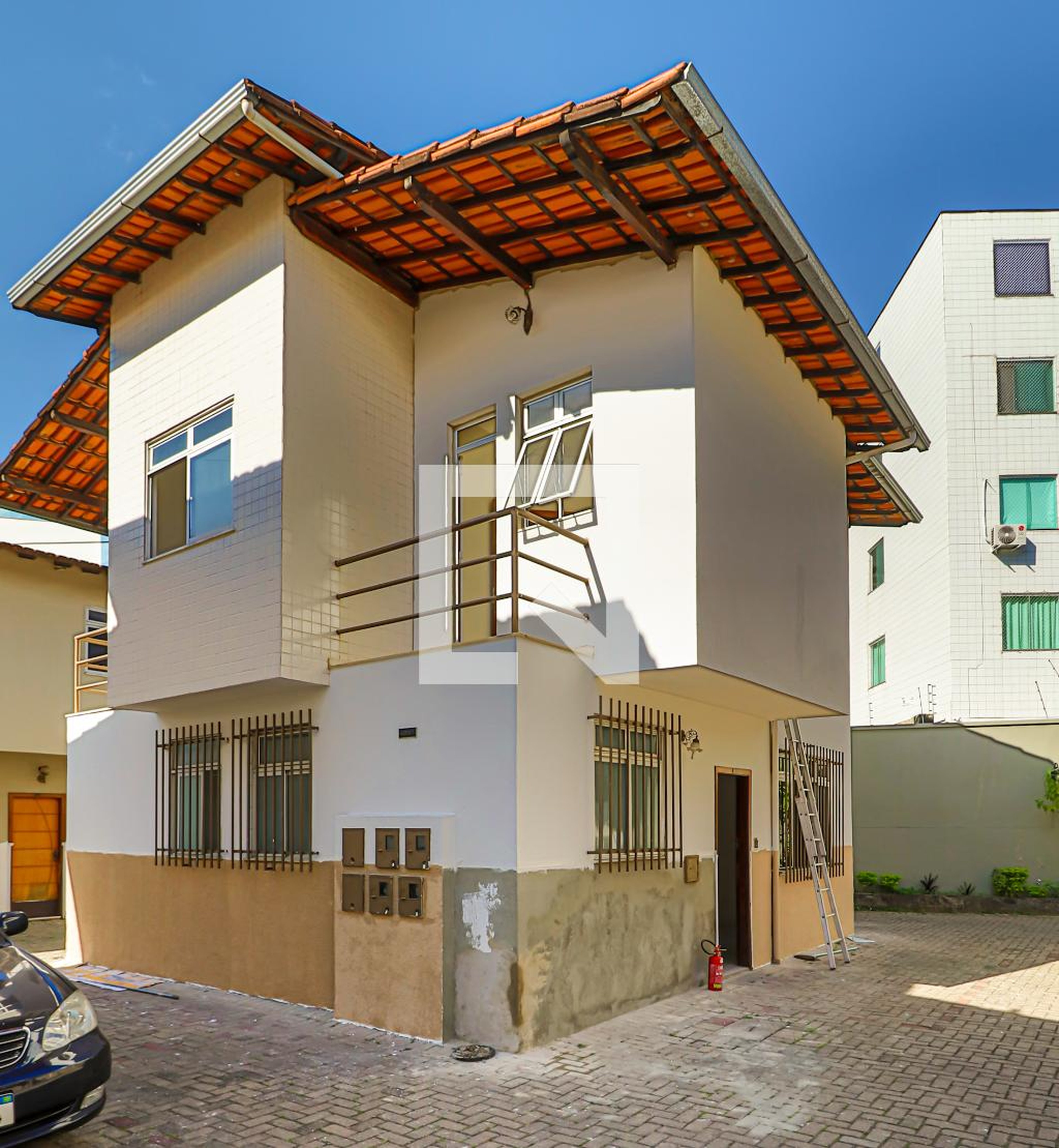 Fachada Condomínio em Rua Cláudio Gomes de Souza, 304