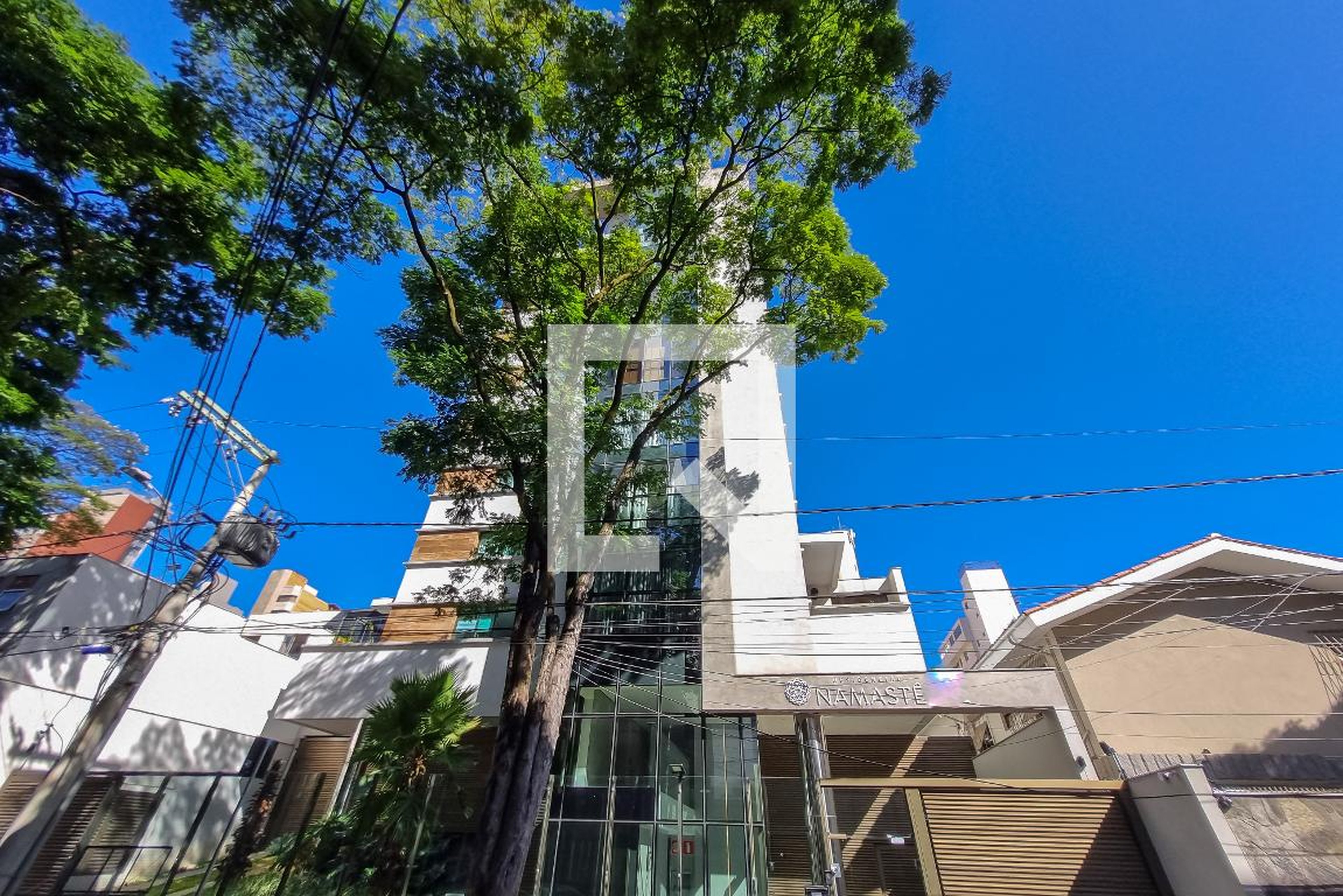 Fachada Condomínio em Rua Quintiliano Silva, 52