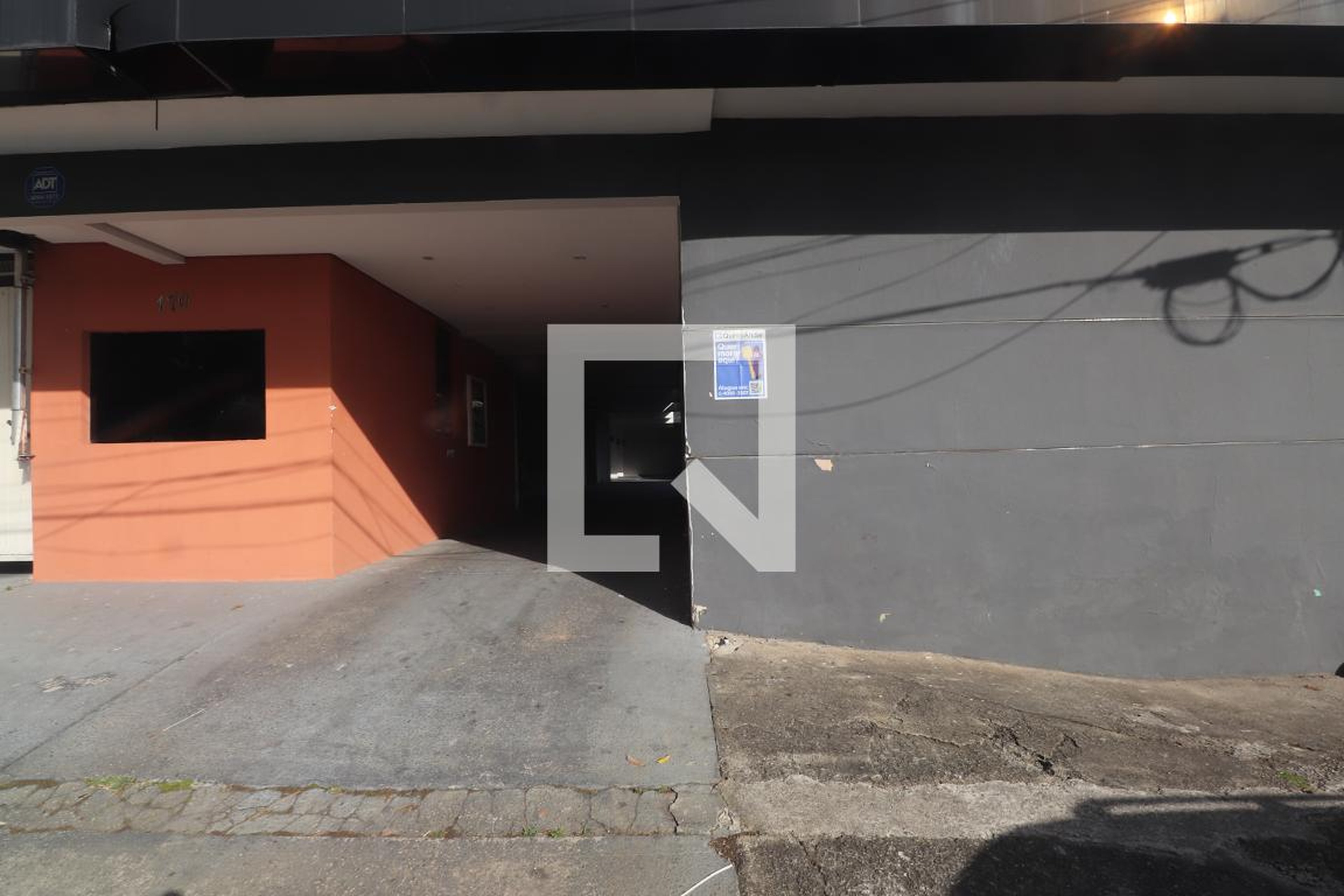 Fachada Condomínio em Rua Bárbara Heliodora, 170