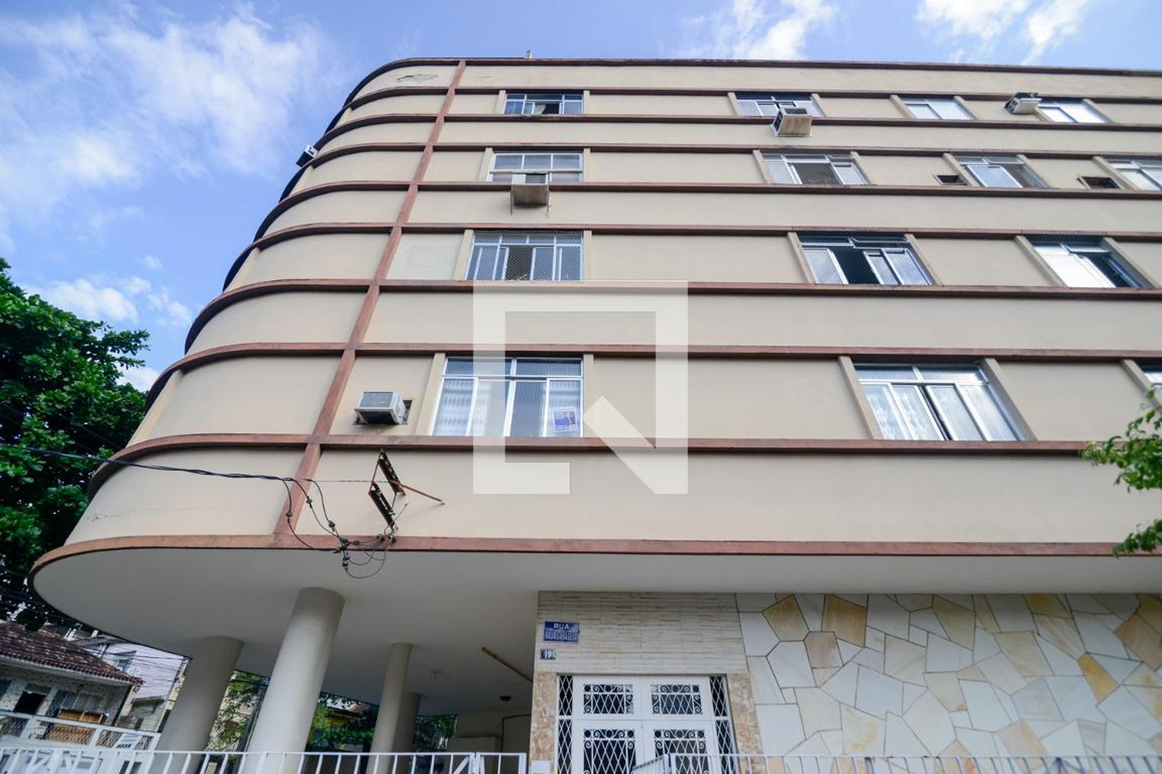 Fachada Edifício Raja Gabaglia