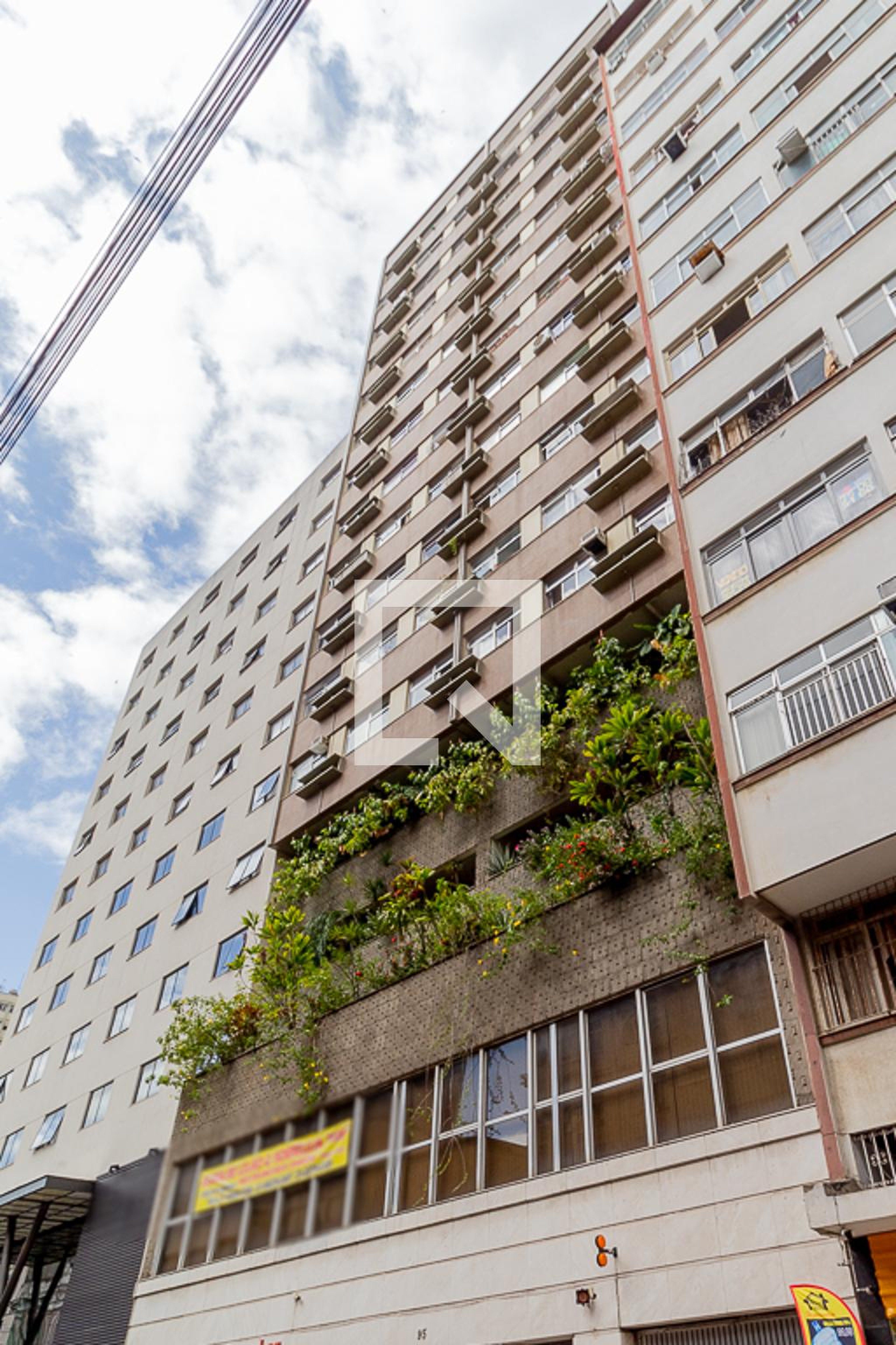 Fachada Condomínio Caverna