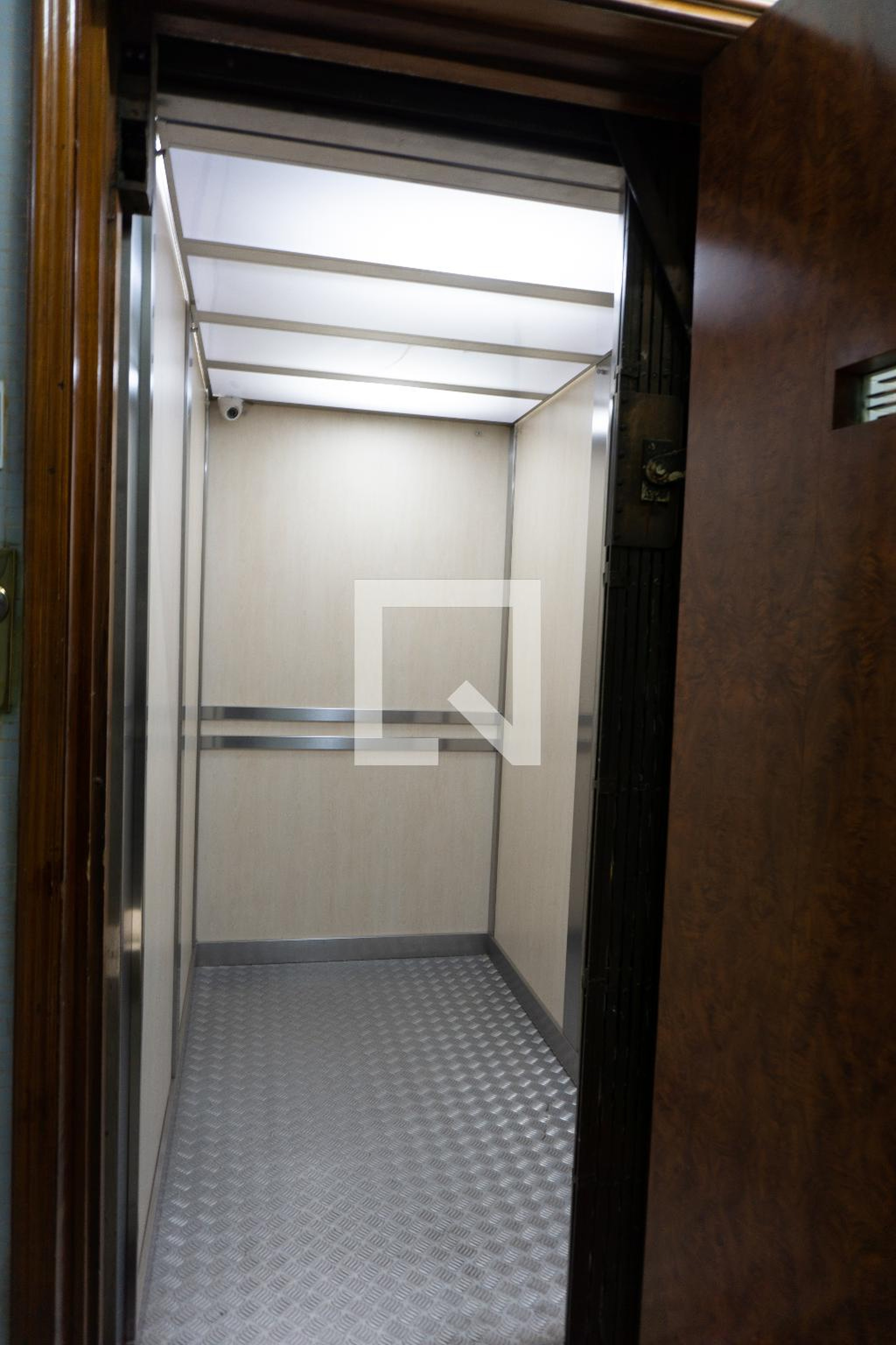 Elevador - Edifício Platinum