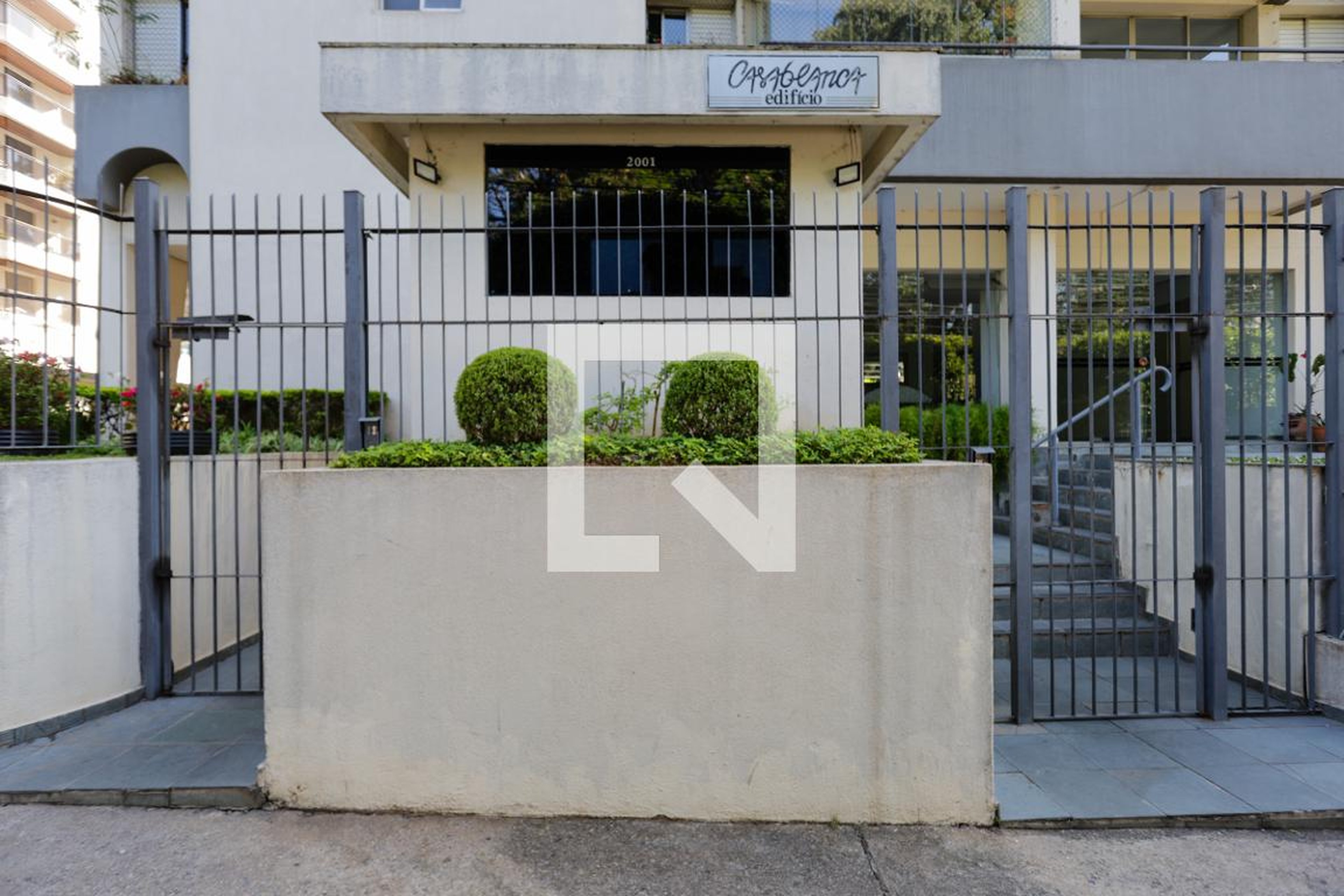 Fachada do condomínio Condomínio Casa Blanca