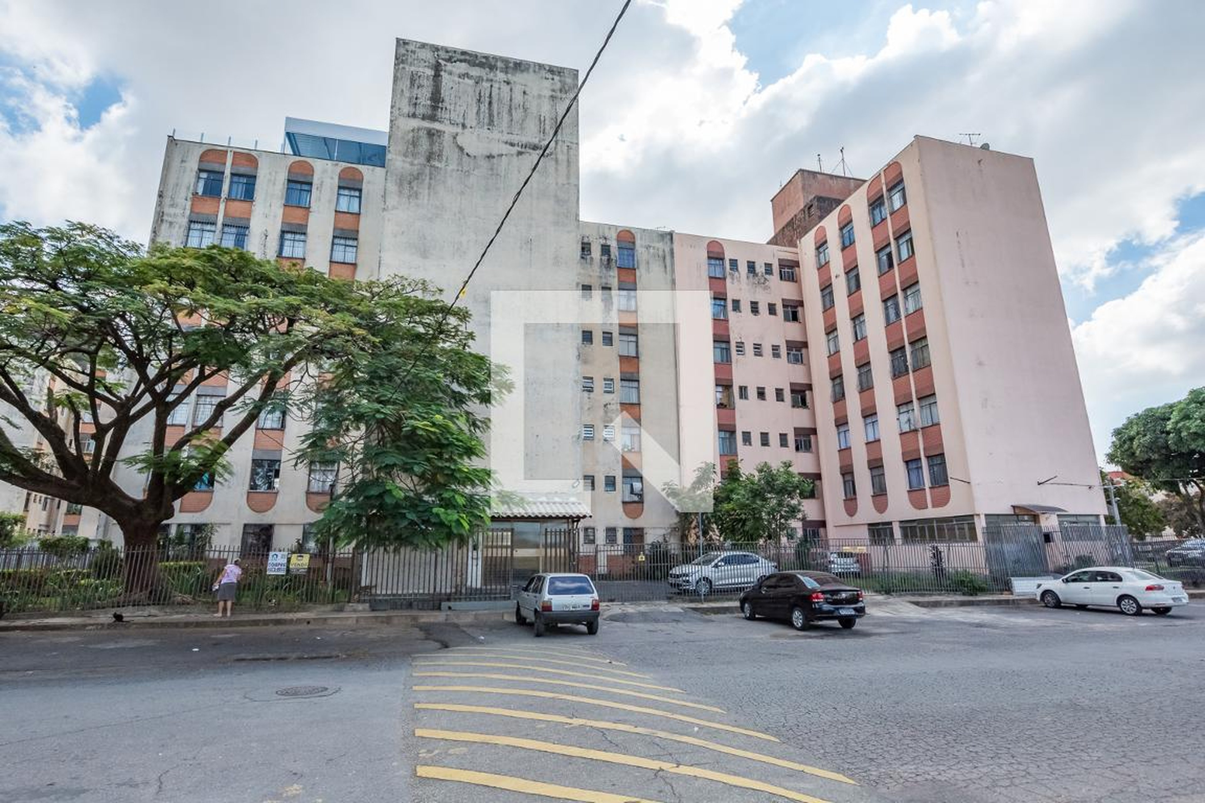 Fachada Condomínio em Rua Leopoldo Bian, 263