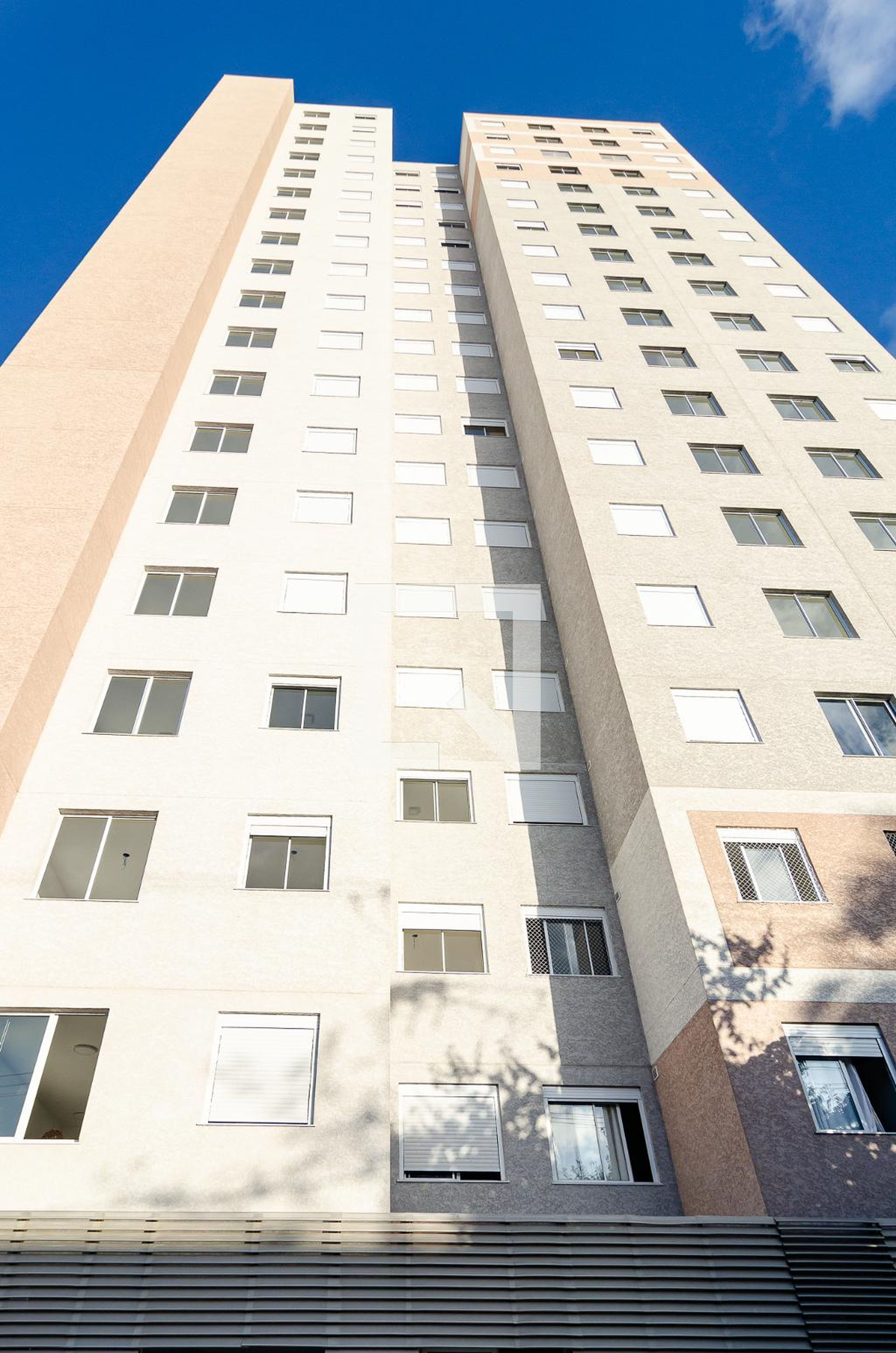 Fachada Condomínio em Rua Cidade de Bagdá, 328