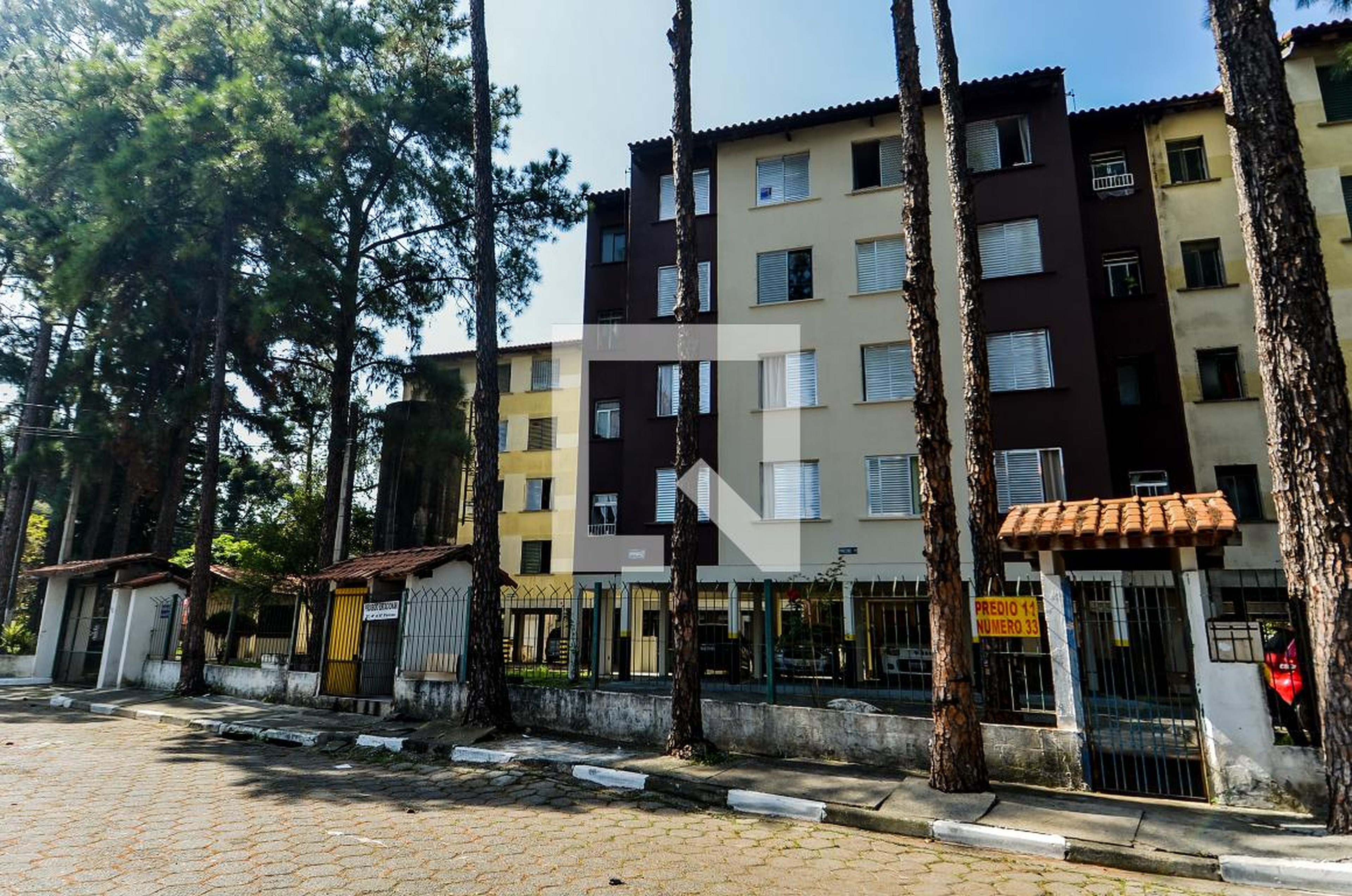 Fachada do Condomínio Condomínio em Avenida Dois, 33