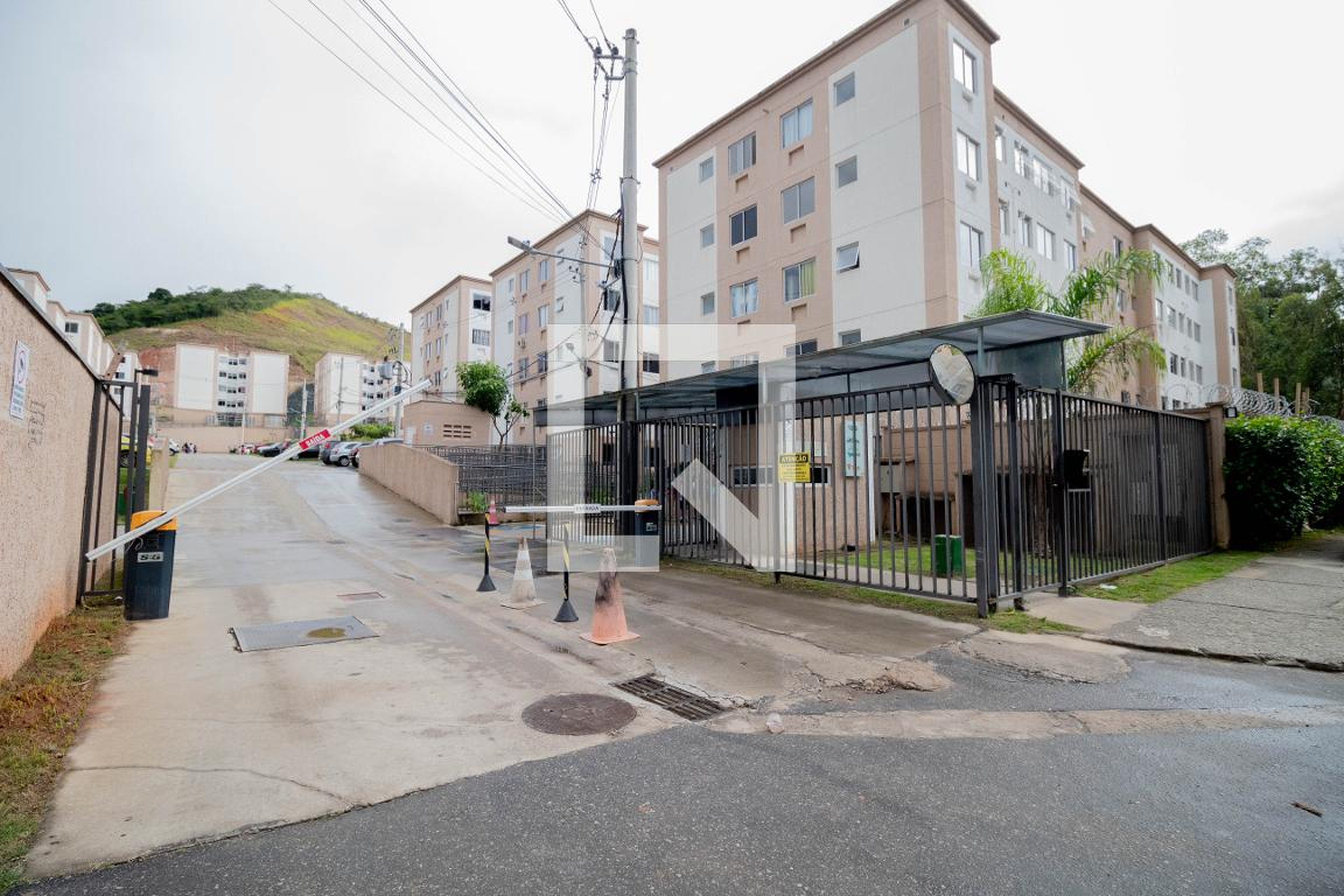 Fachada Condomínio em Estrada Campo da Areia, 0