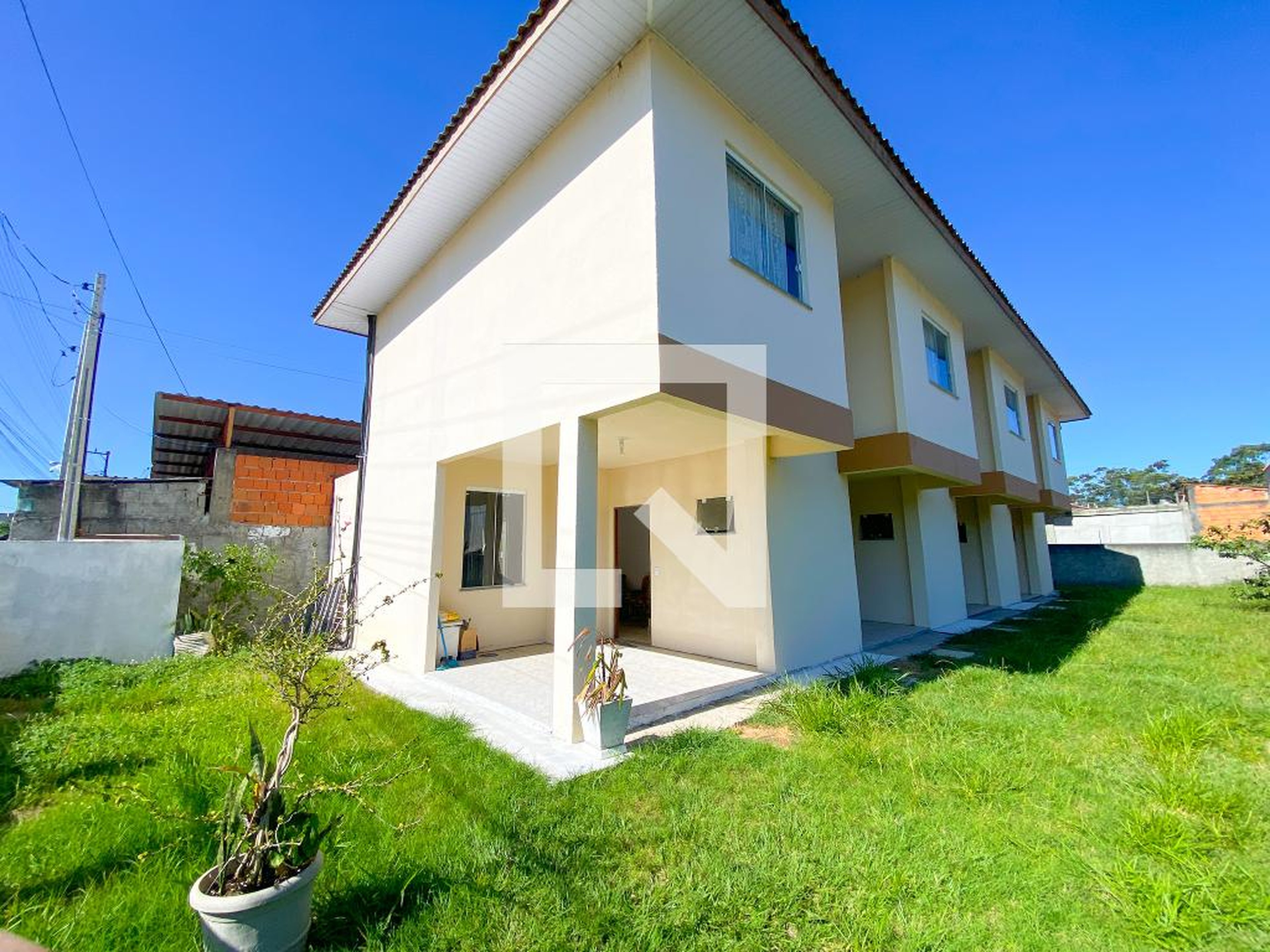 Fachada Condomínio em Servidão das Gérberas, 12