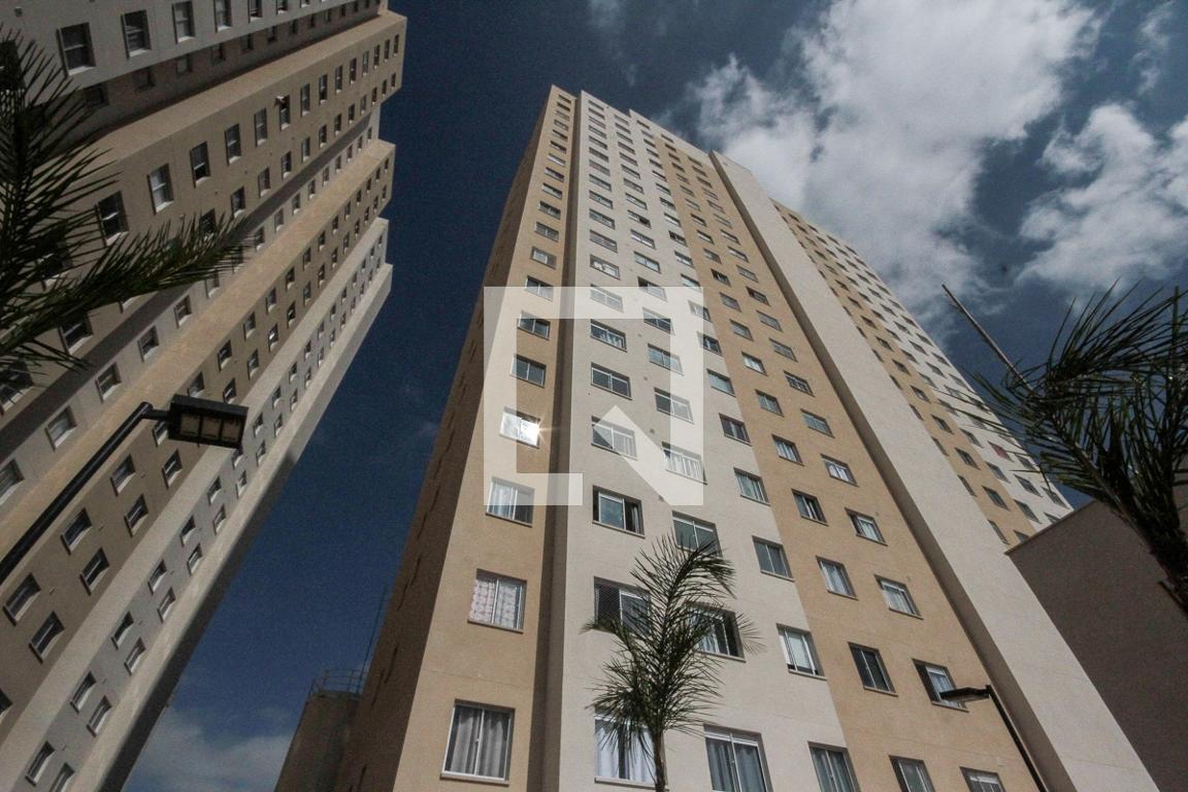 Fachada Condomínio em Avenida Vila Ema, 1386-3700