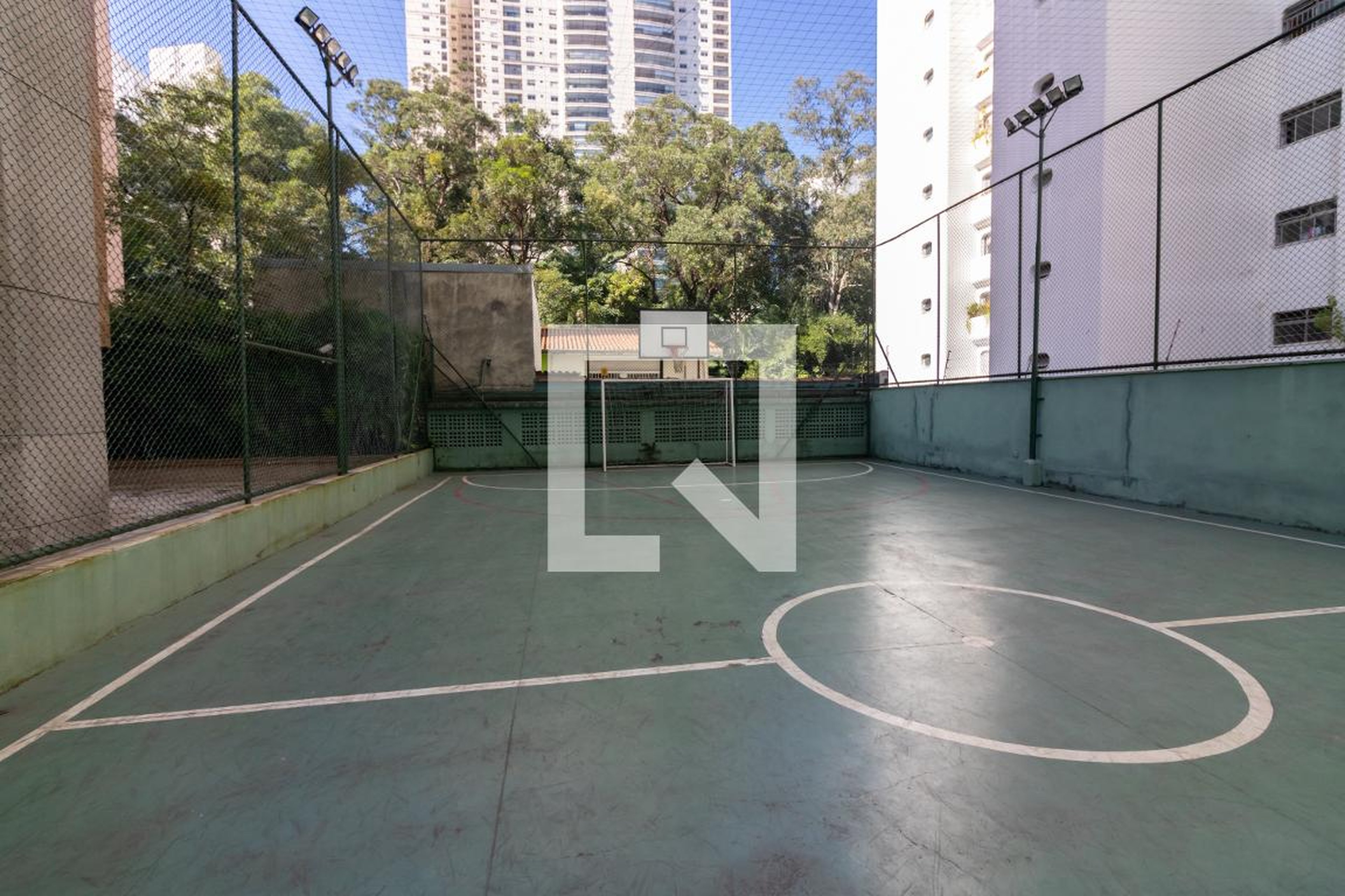 Quadra Esportiva - East River