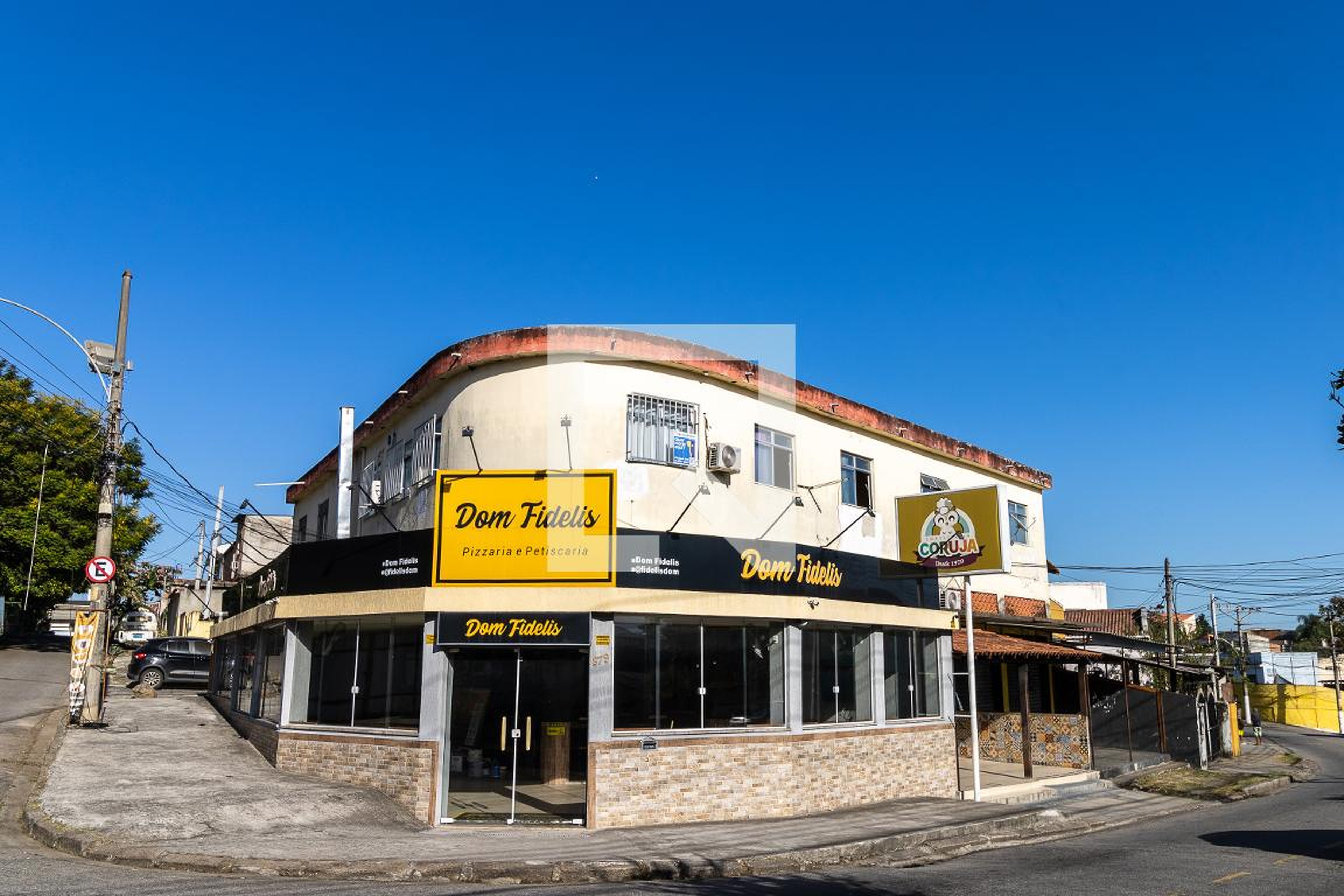 Fachada do Prédio Condomínio em Rua Aricuri, 879