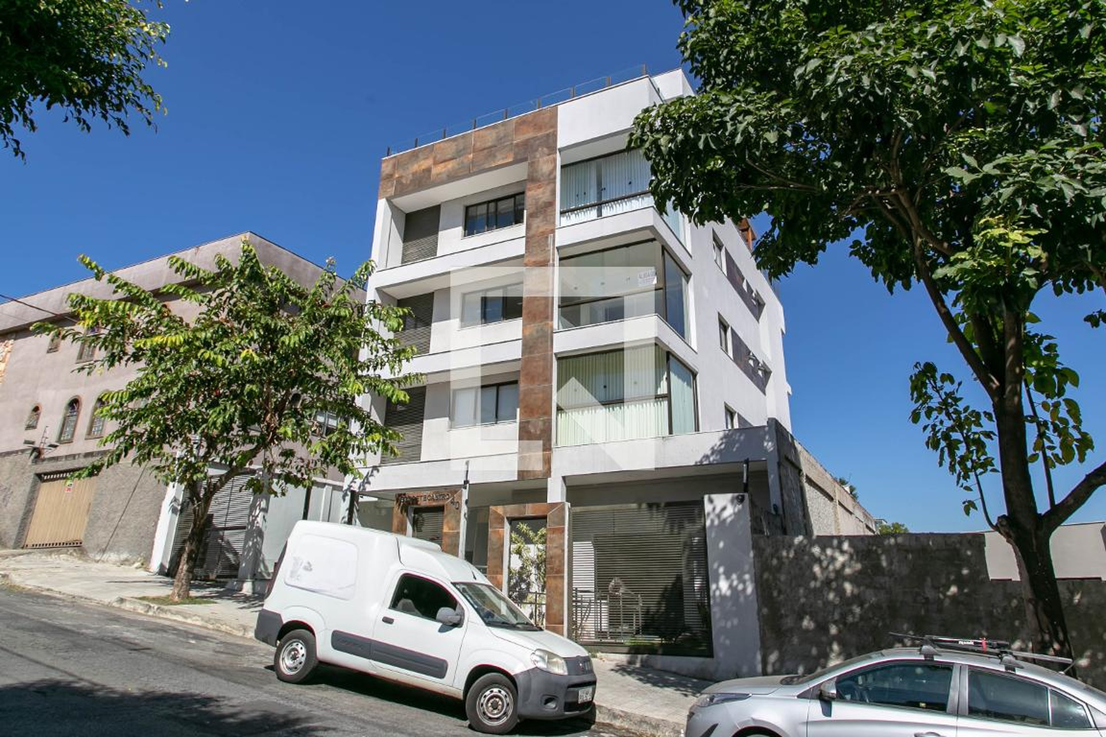 Fachada Condomínio em Rua Guilherme Rangel Corrêa, 40