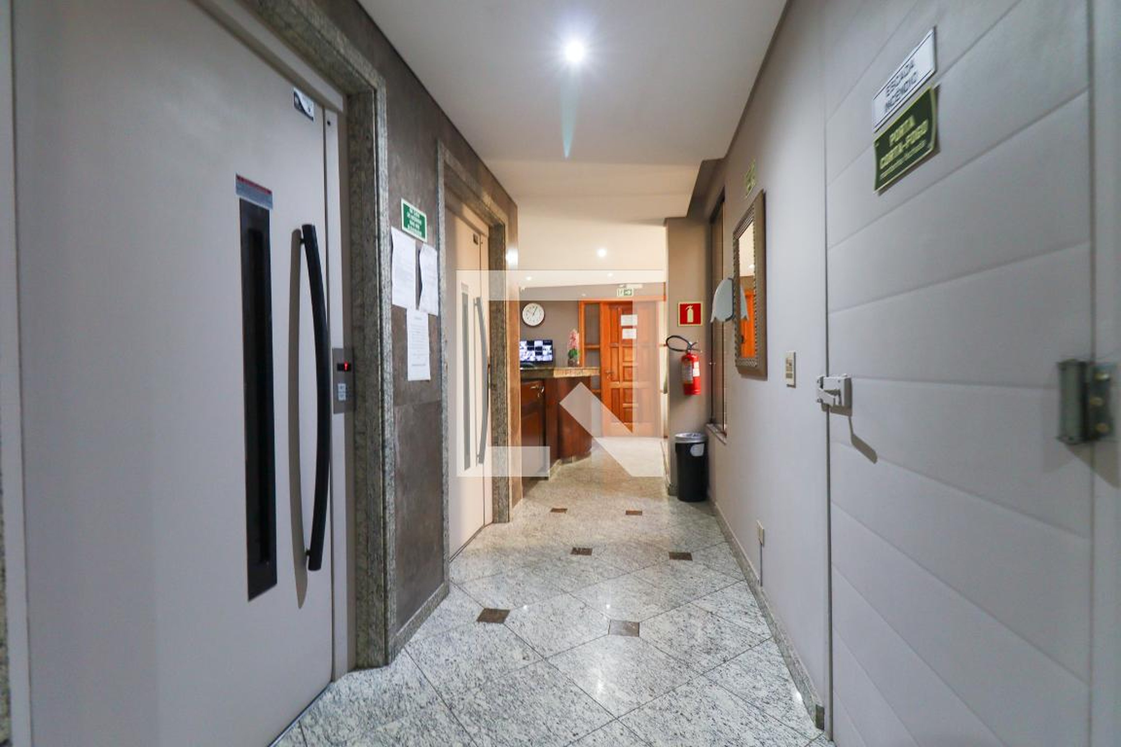 Elevador - Edifício Virmond