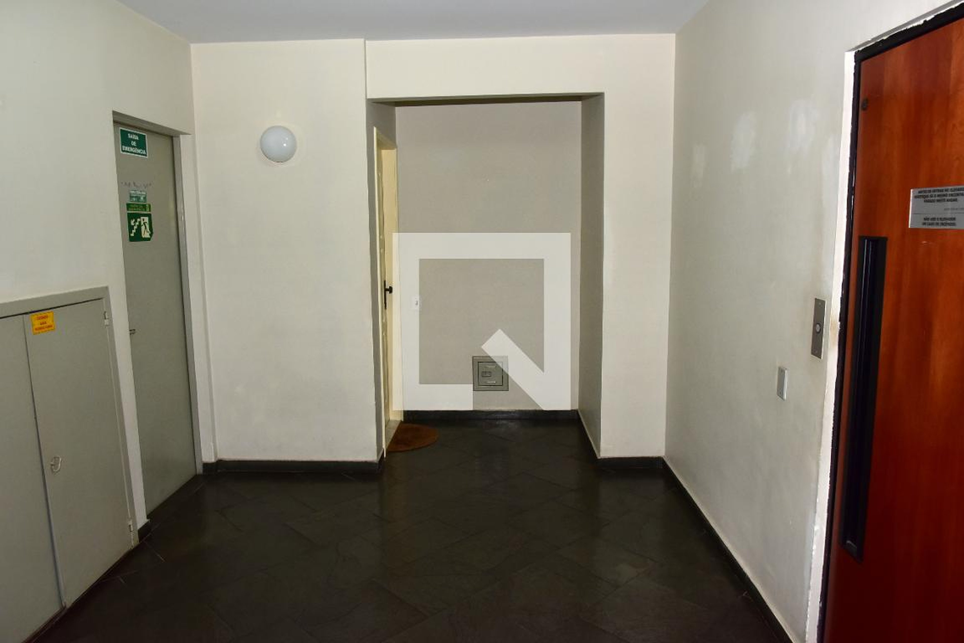 Hall de entrada Condomínio Riviera Francesa