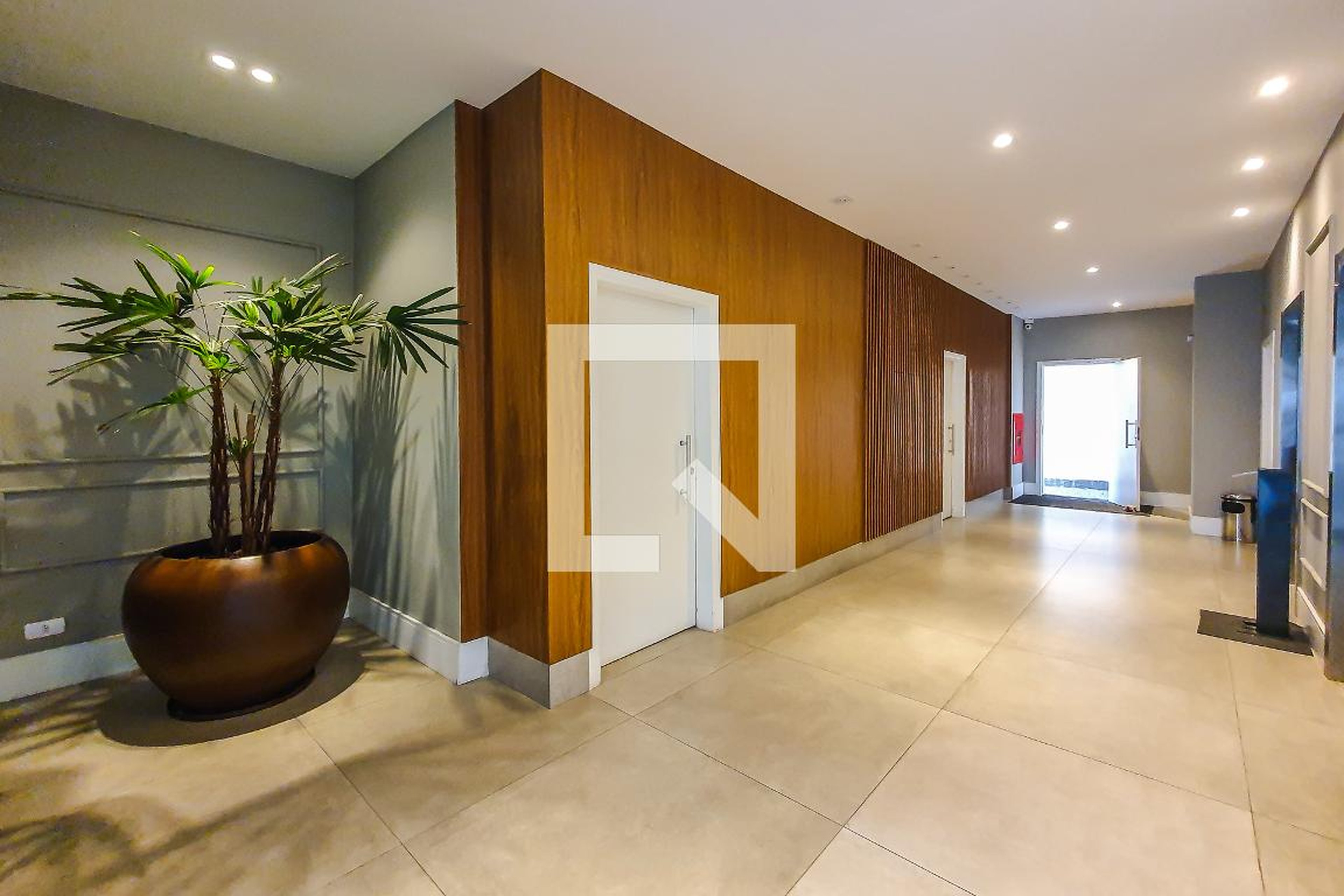 Hall - Manuel Pinheiro Ribeiro