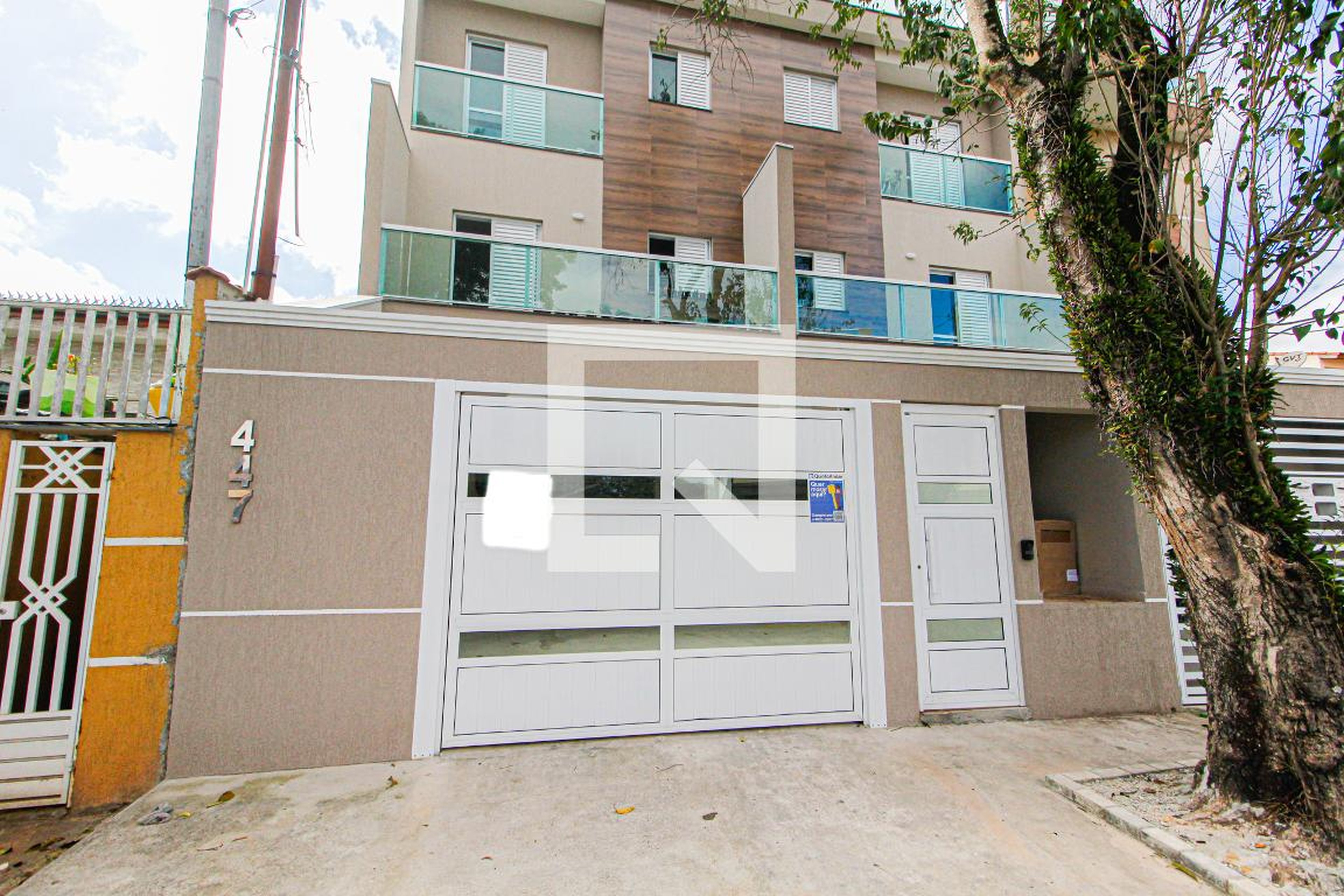 Fachada Condomínio em Rua Cáucaso, 447