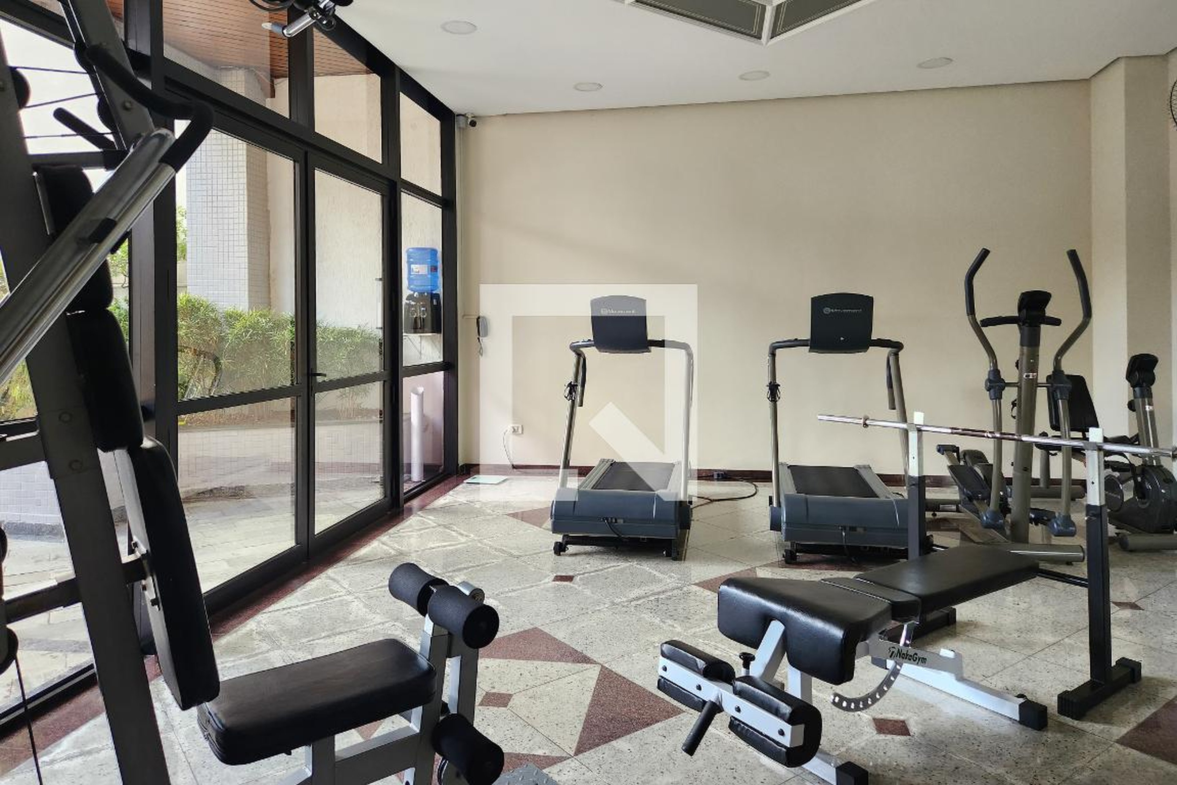 Academia - Edifício Mondrian