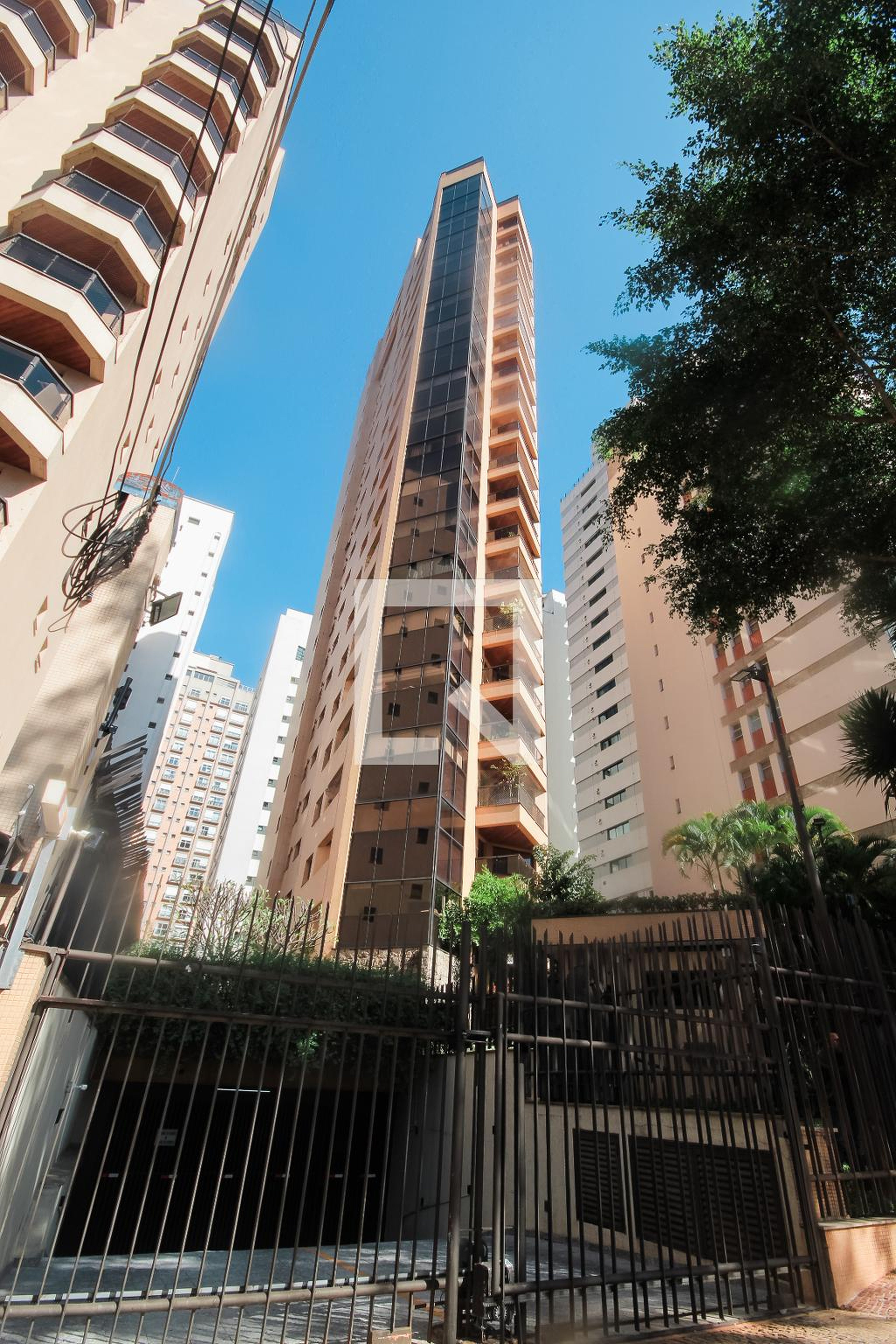 Fachada do Prédio Condomínio Glen Miller