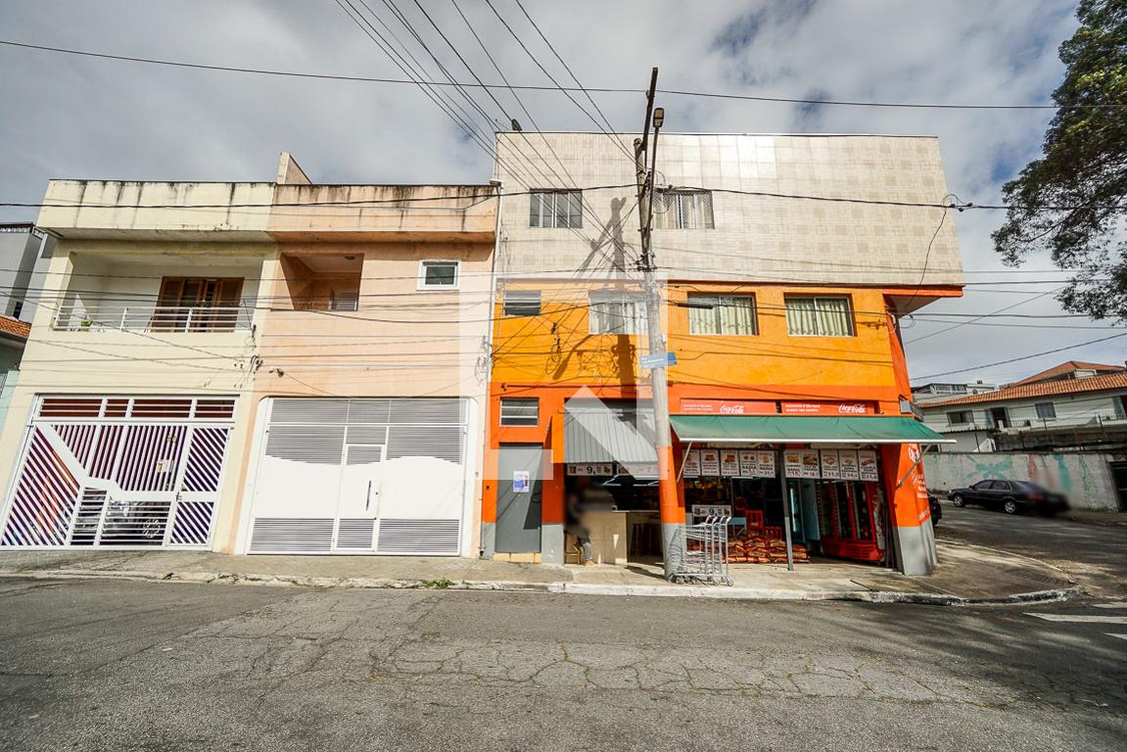 Fachada Condomínio em Rua dos Povoadores, 22