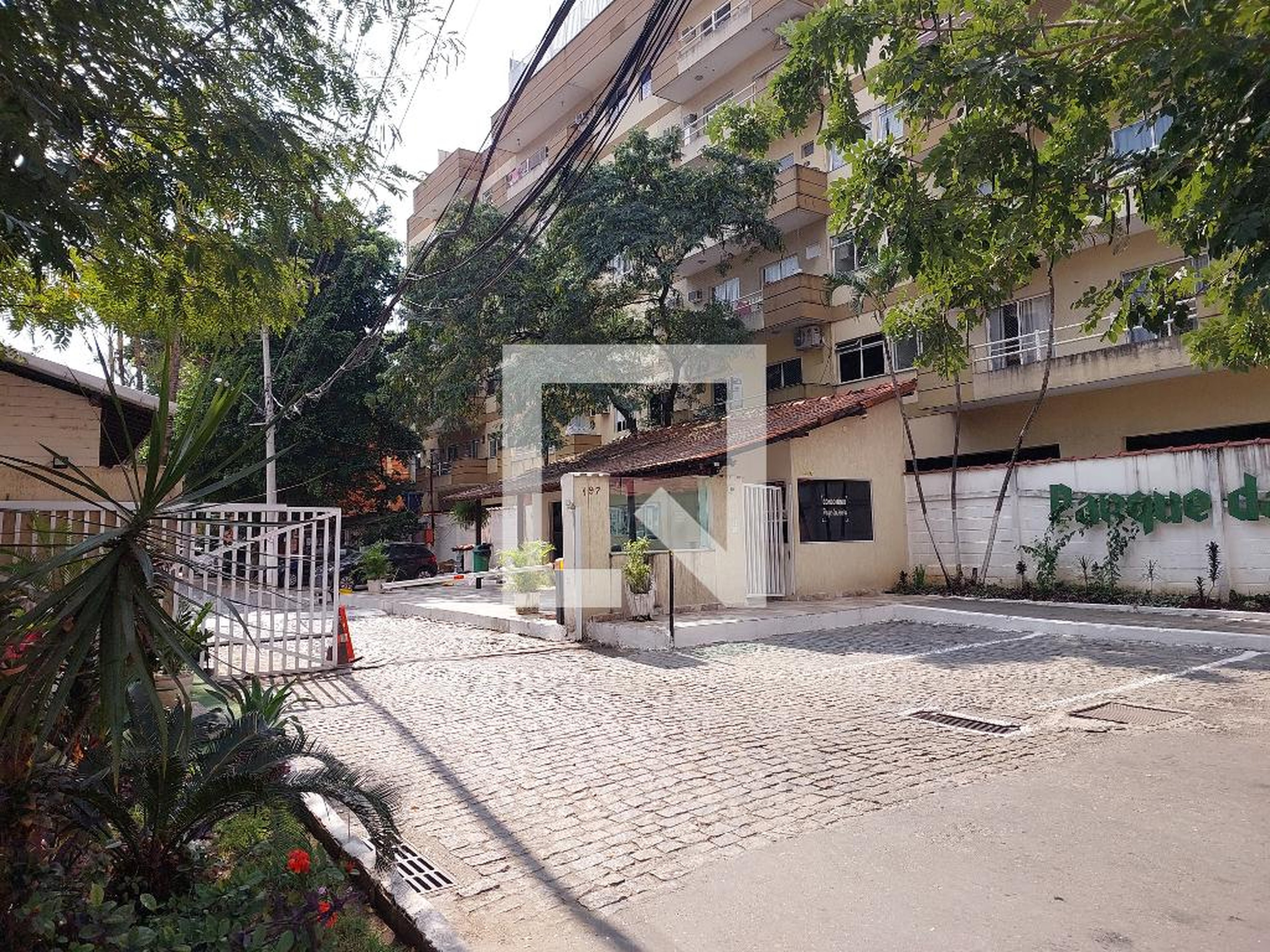 Fachada do condomínio Condomínio Parque das Acacias