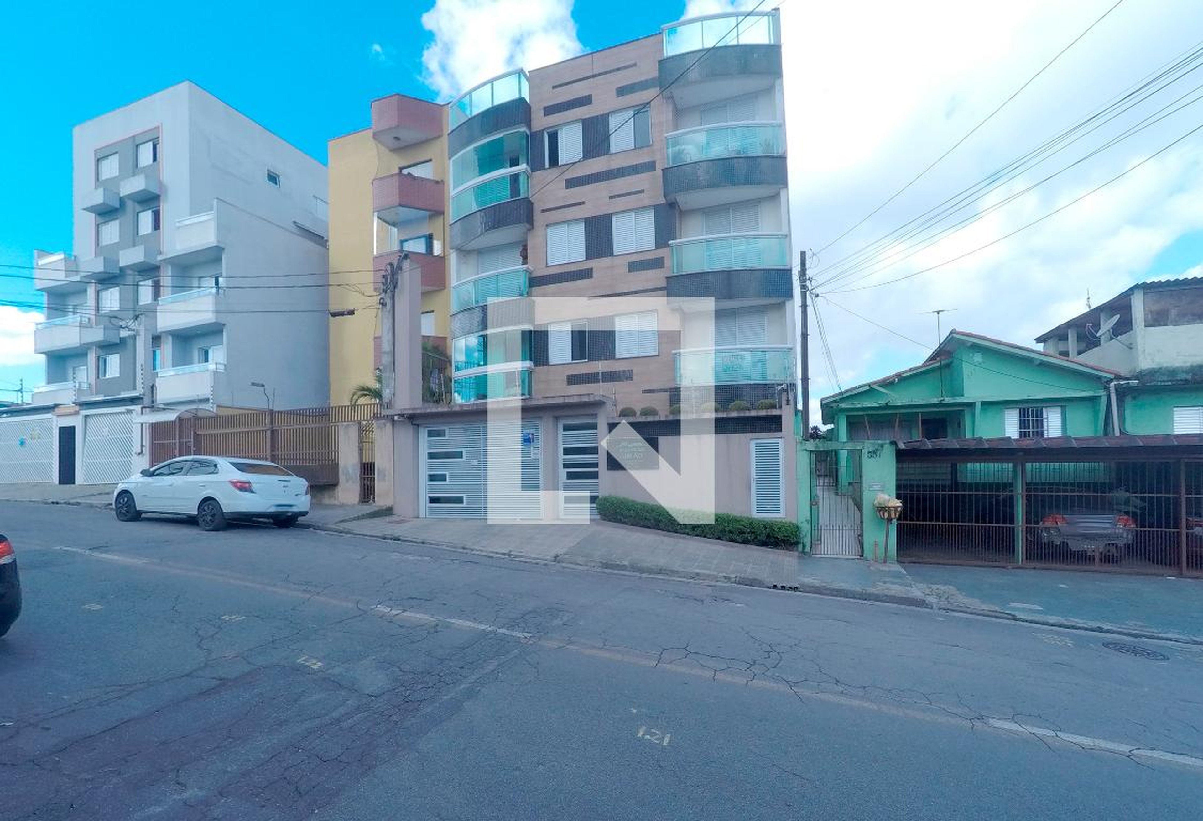 Fachada Condomínio em Rua Clodoaldo Portugal Caribé, 341