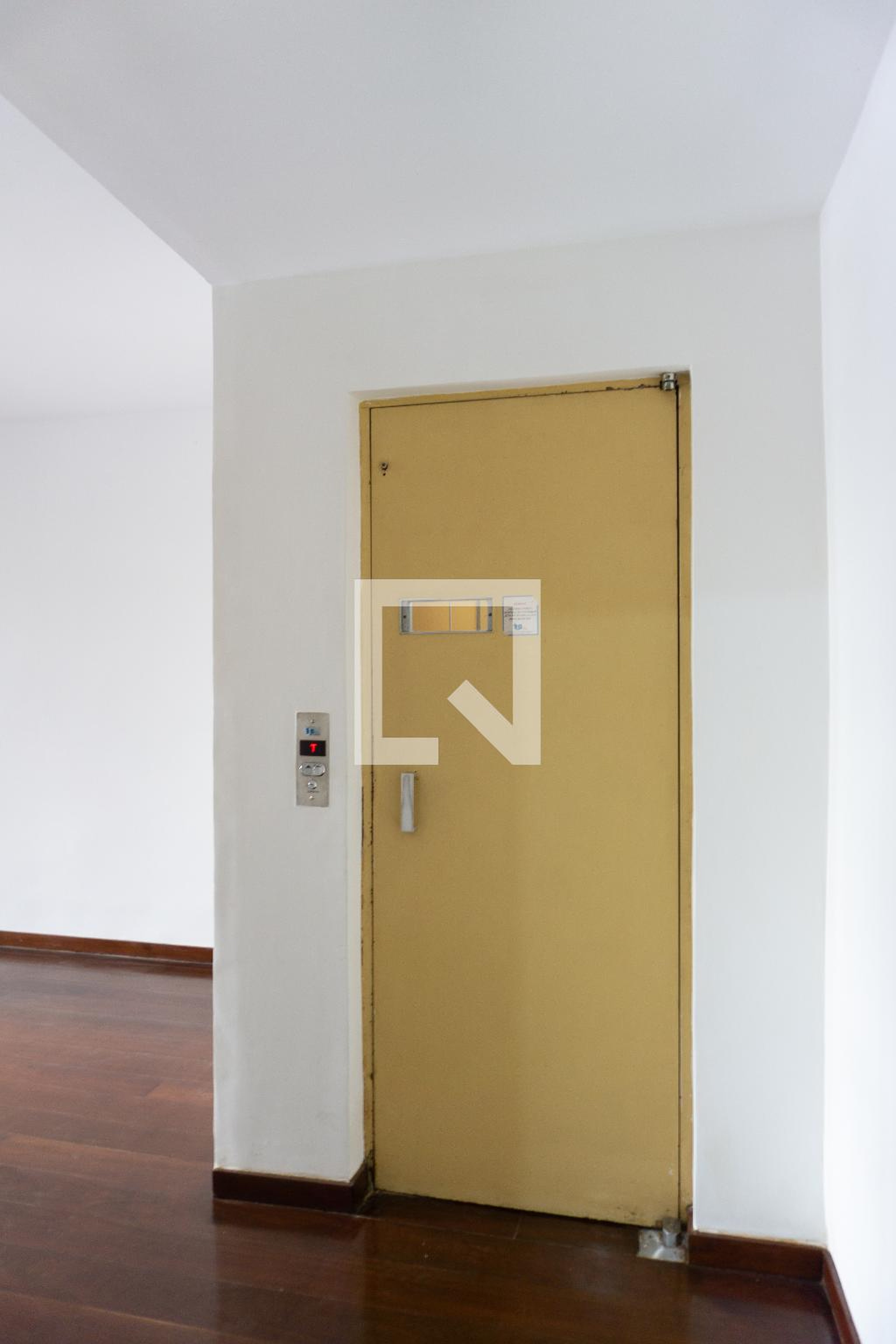 Elevador - Botelho de Oliveira