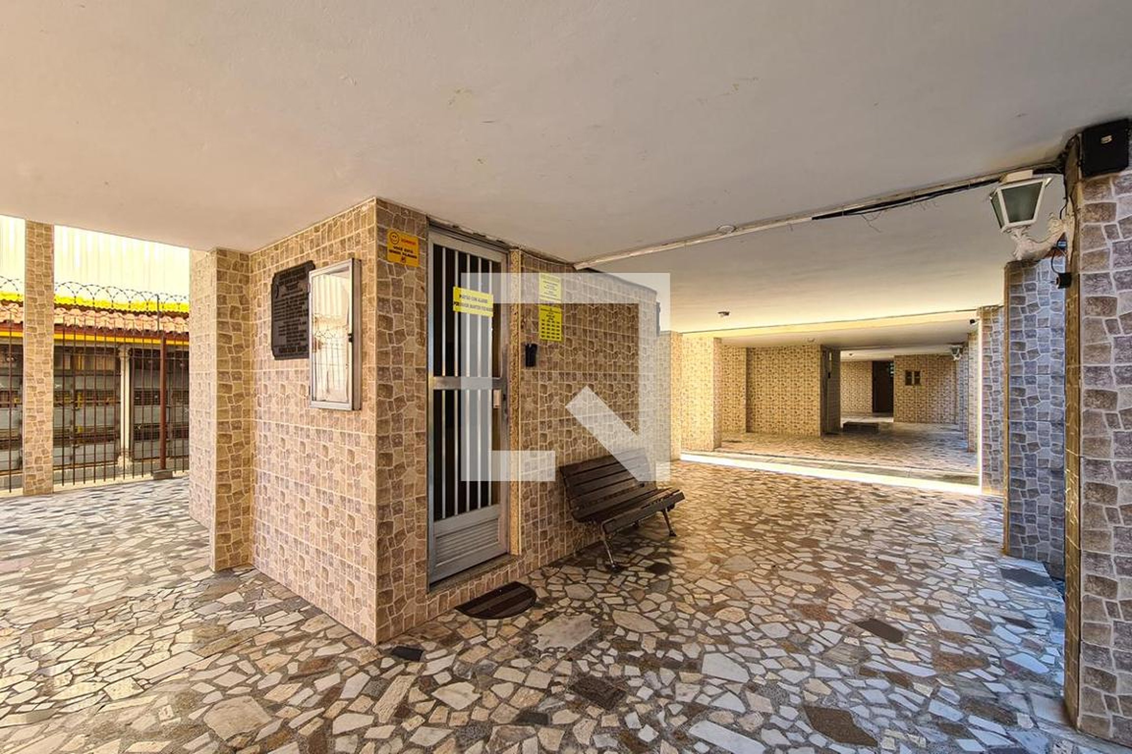 Hall - Príncipe de Orleans