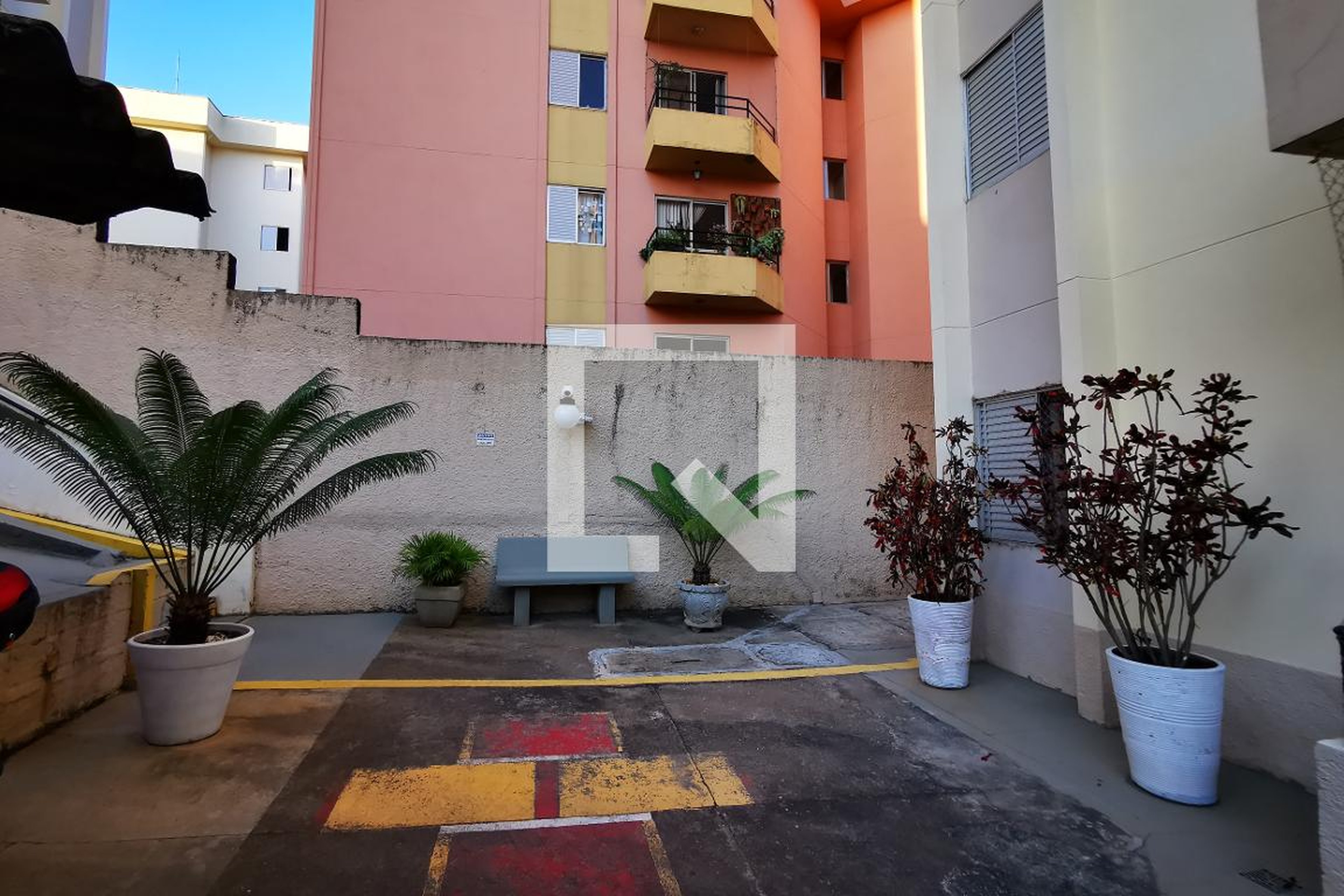 Fachada Condomínio em Rua Doutor Benedito de Godói Ferraz, 305