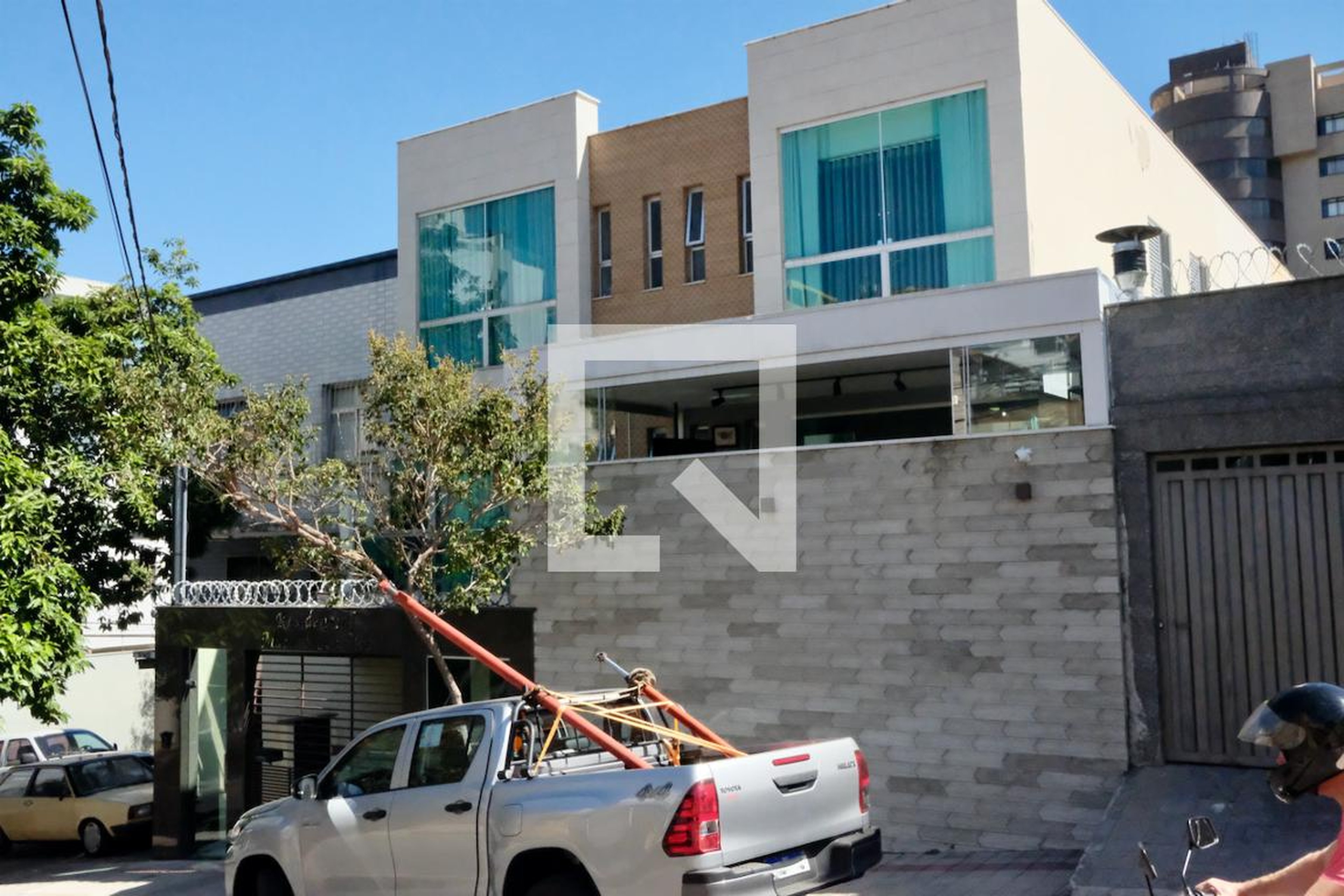 Fachada Condomínio em Rua Andesita, 175