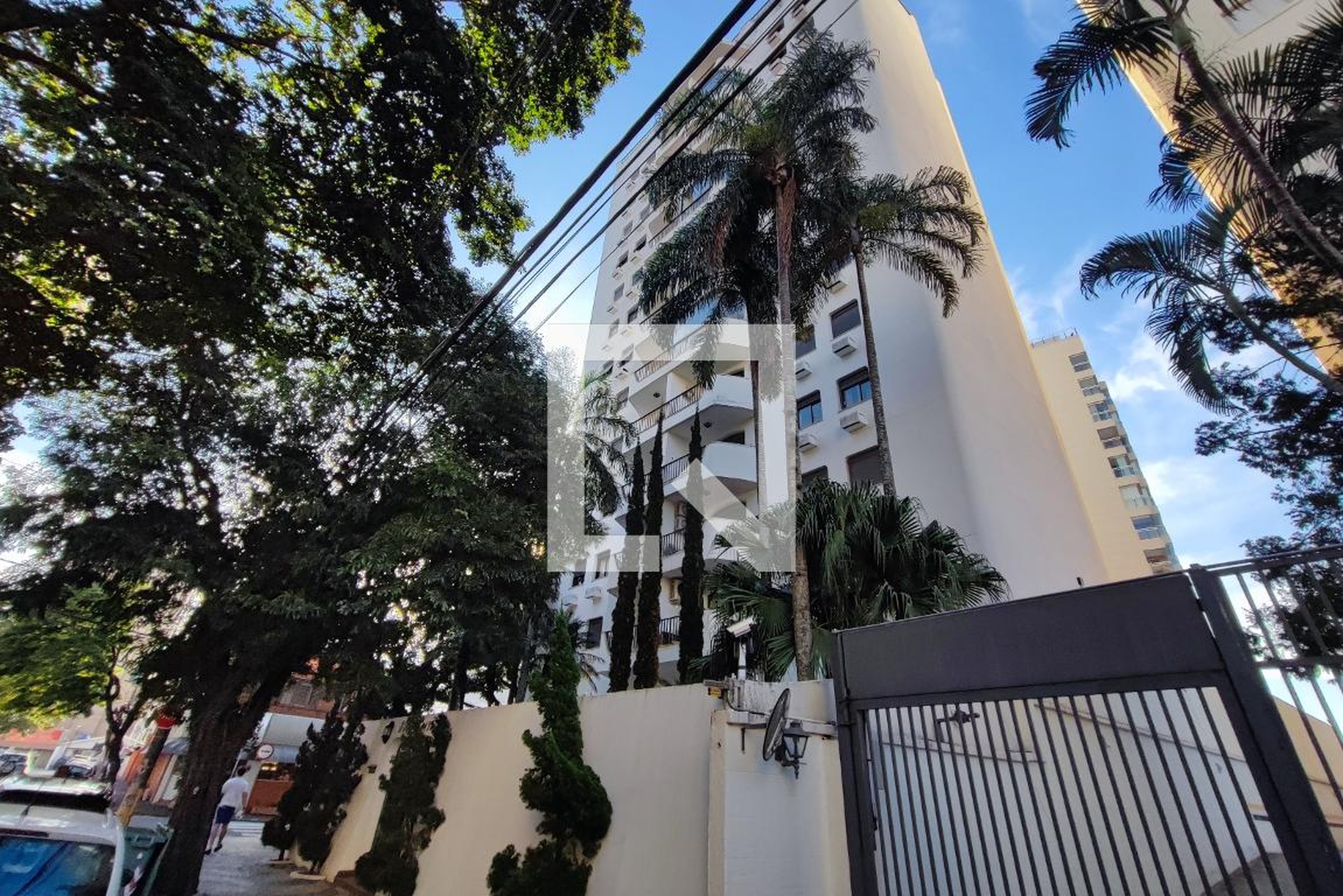 Fachada do Condomínio Condomínio Rhodes