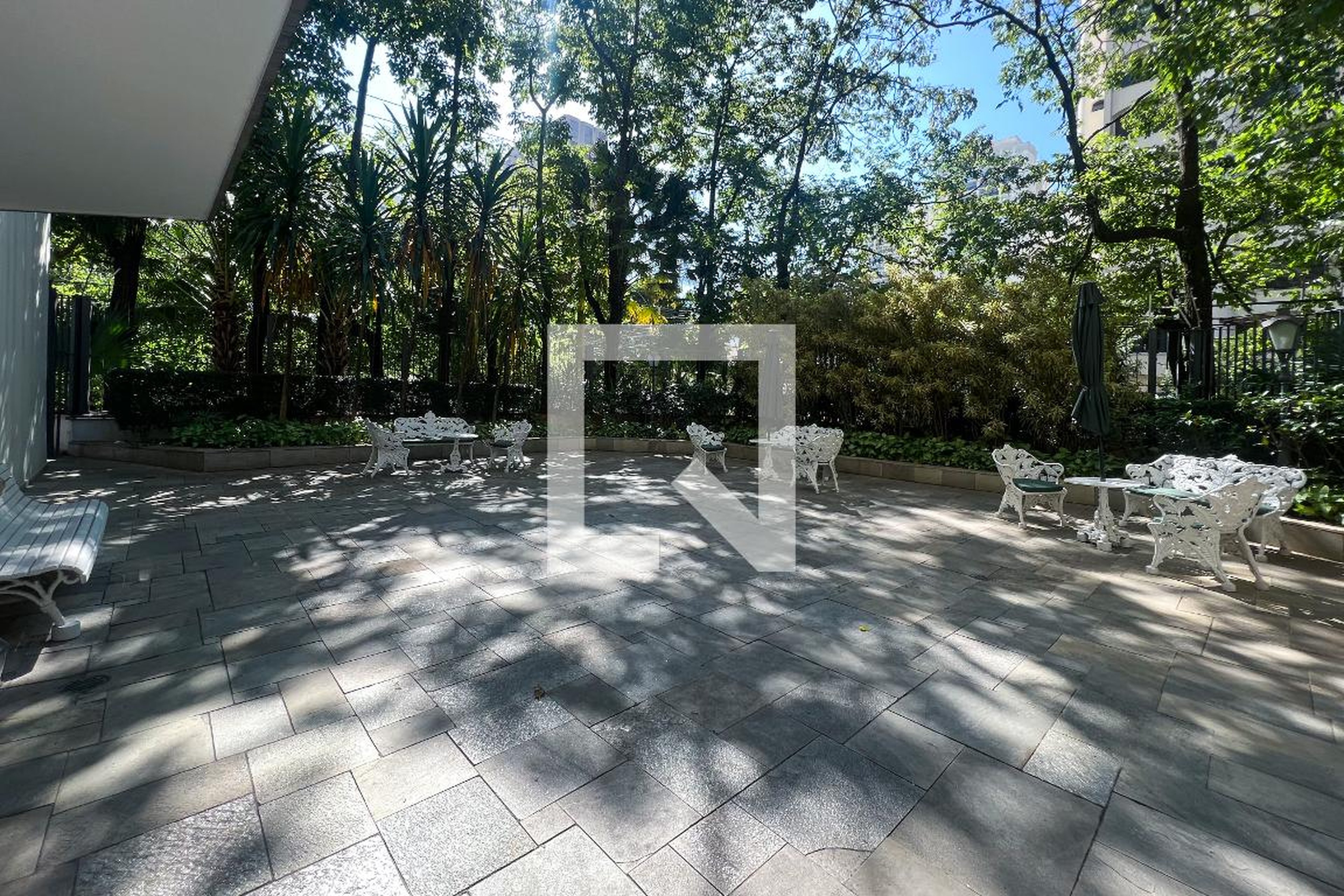 Área externa - Maison Louvre