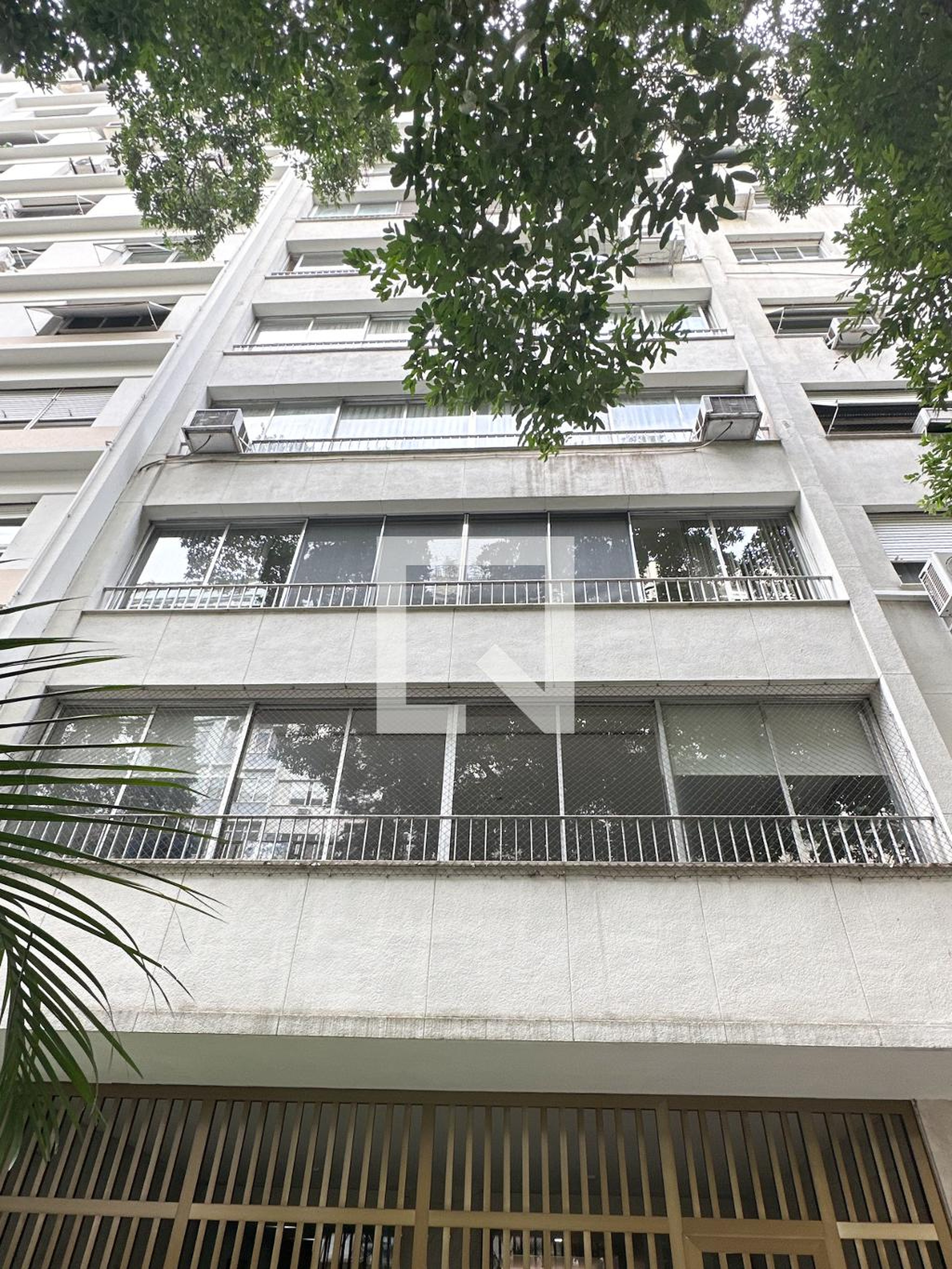 Fachada Condomínio em Rua Souza Lima, 324