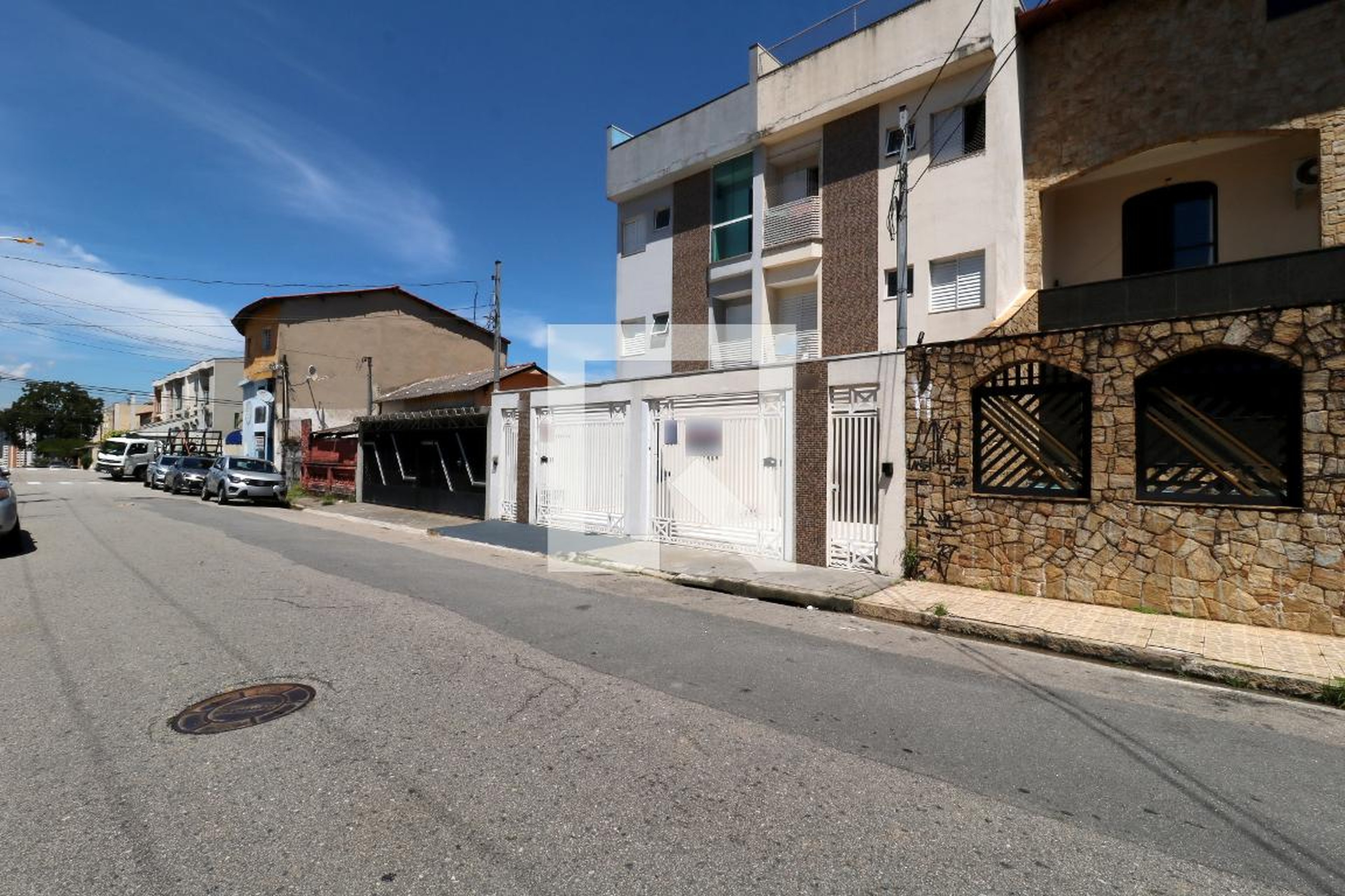 Fachada Condomínio em Rua Sud Menucci, 215