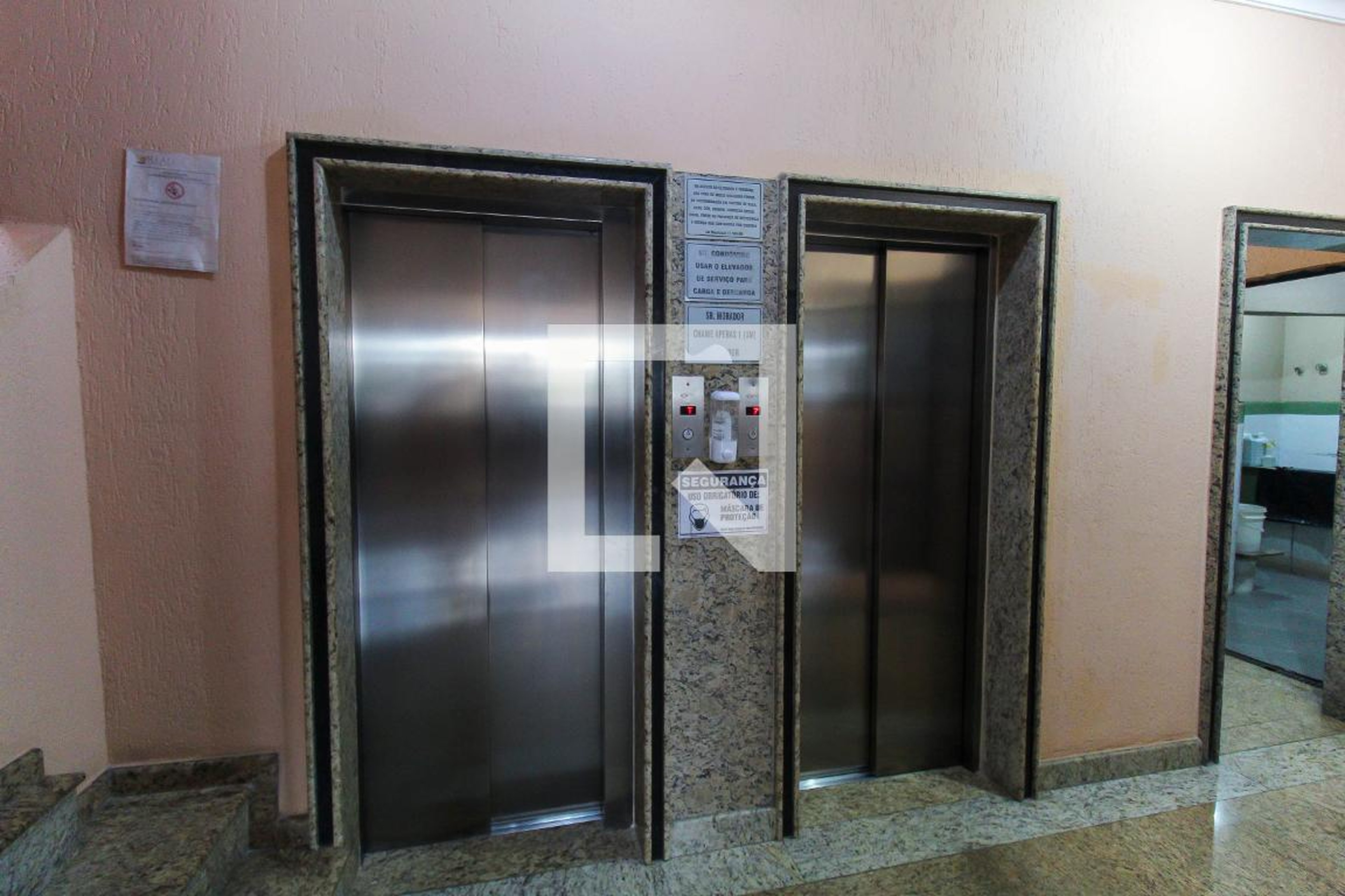 Elevador - Kátia Priscila