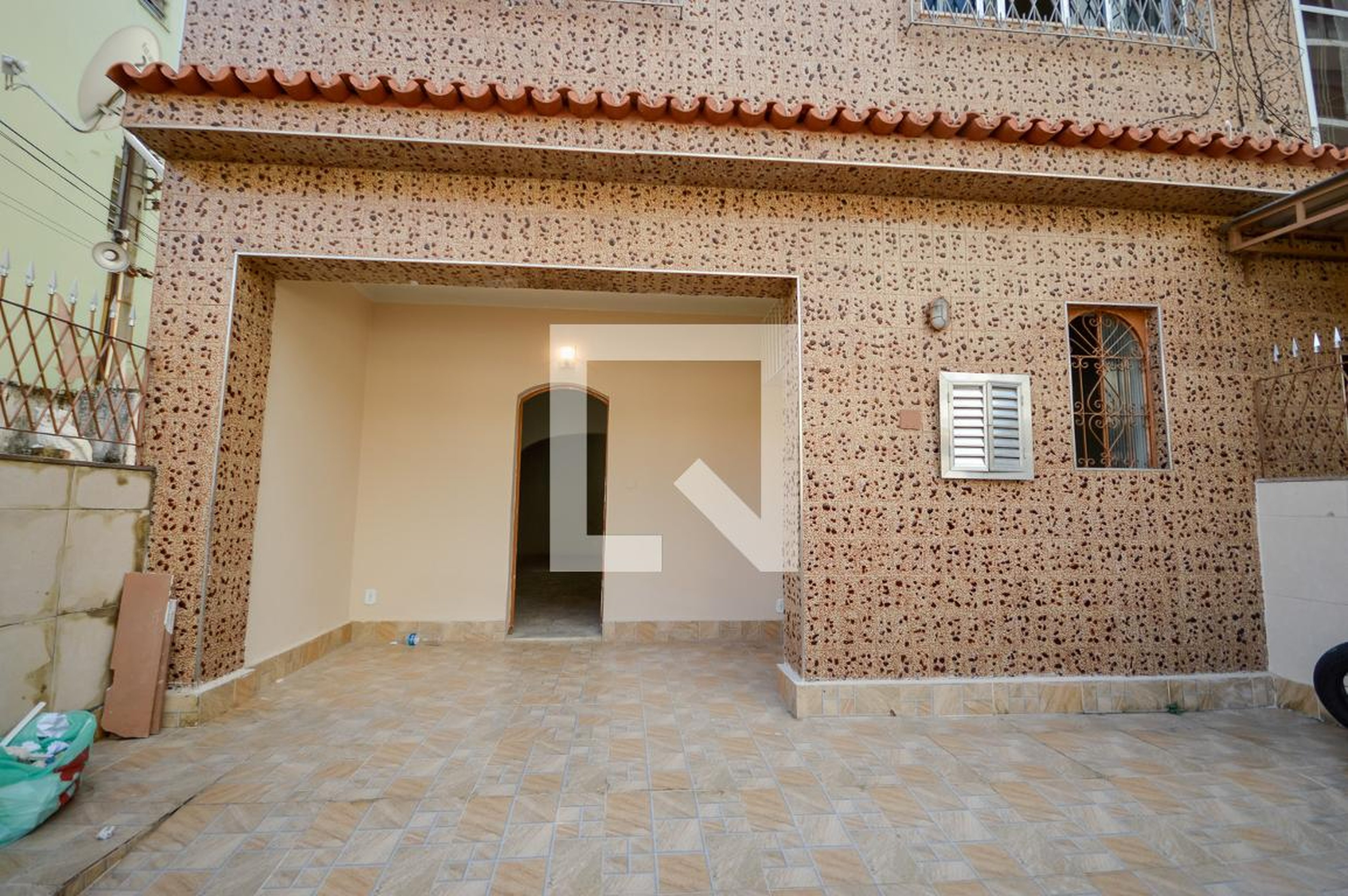 Fachada Condomínio em Rua General Silva Pessoa, 35