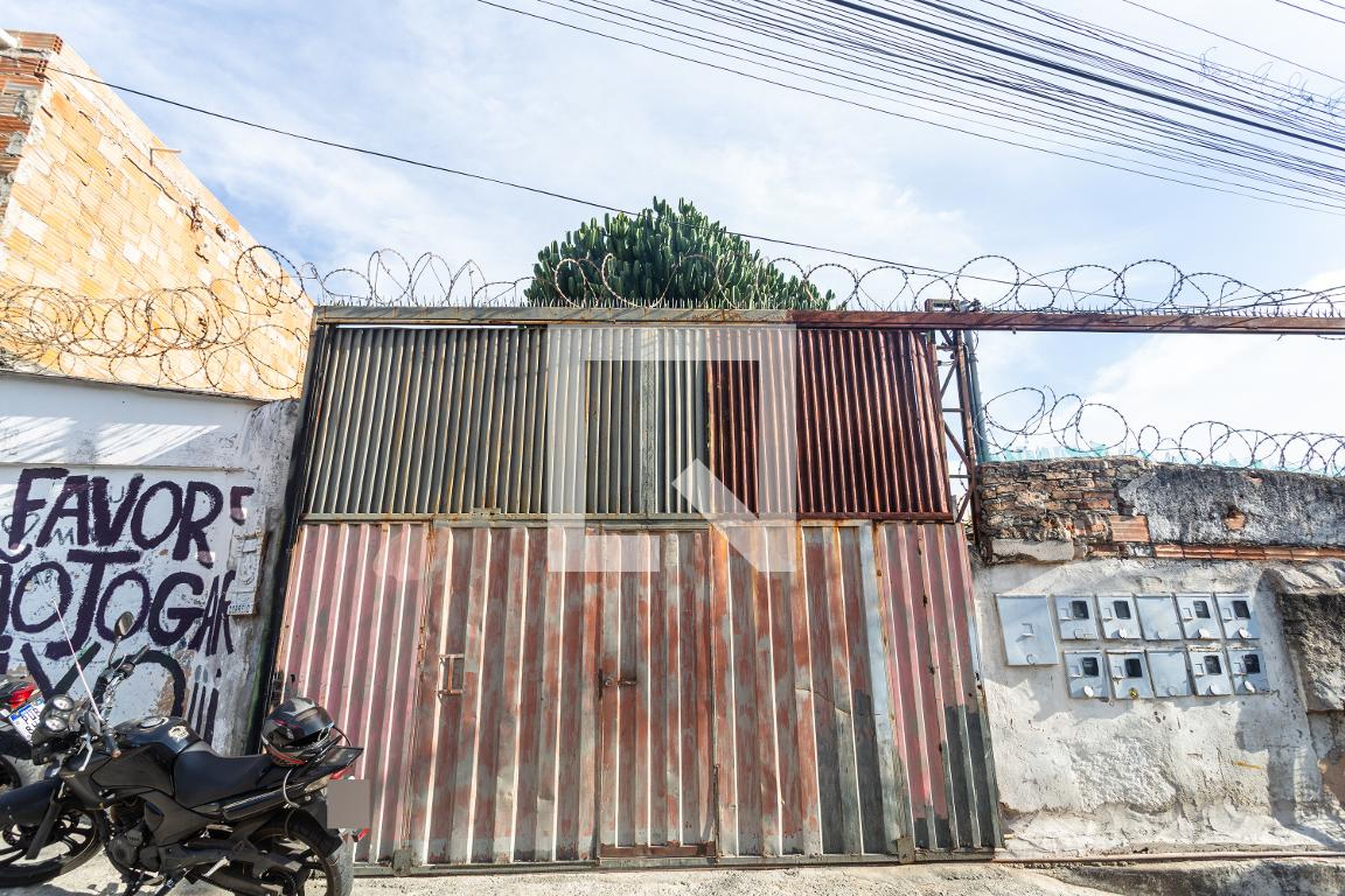 Fachada Condomínio em Rua Alexandre Stockler, 95