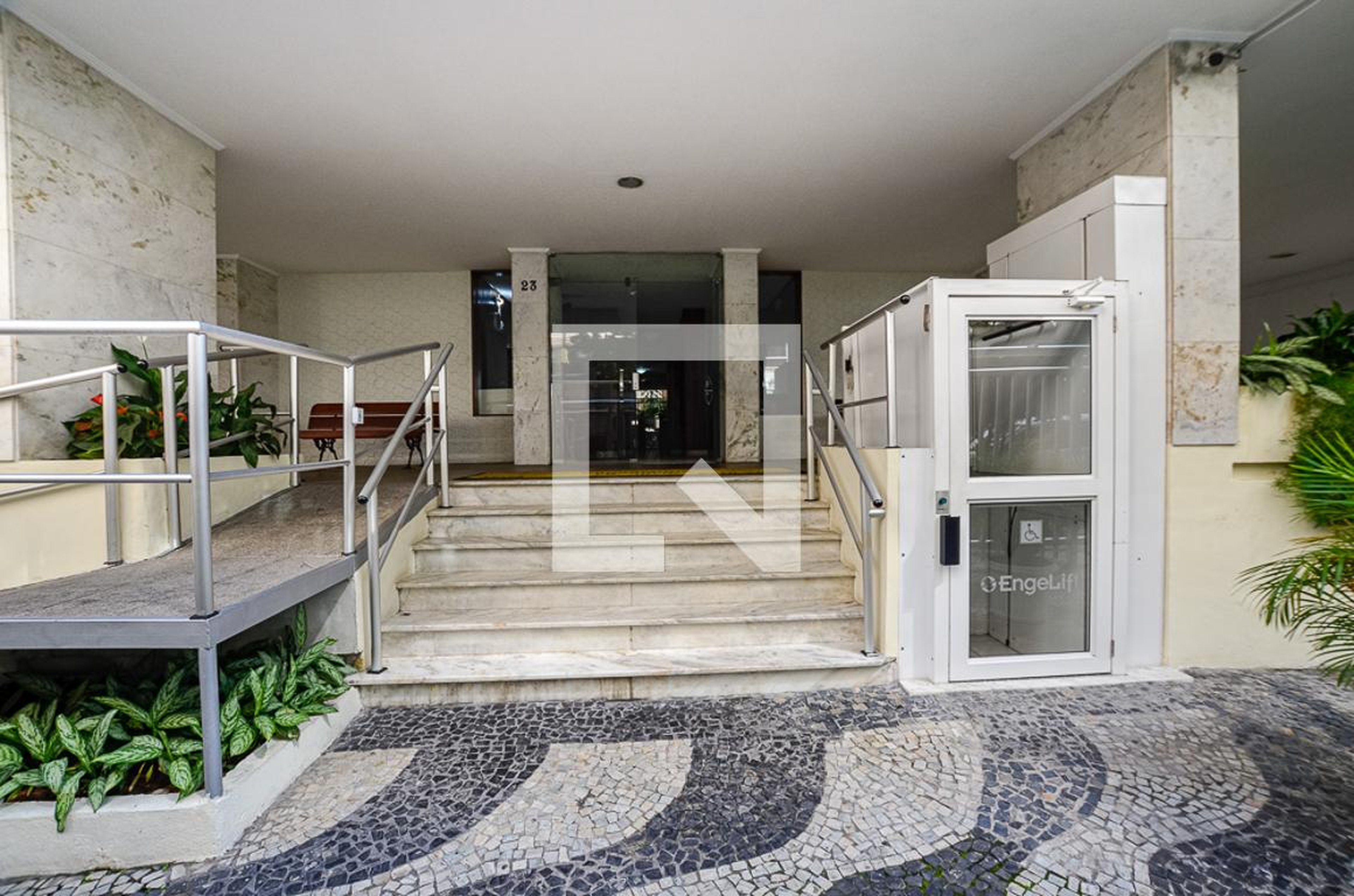 Entrada - Edificio Julio