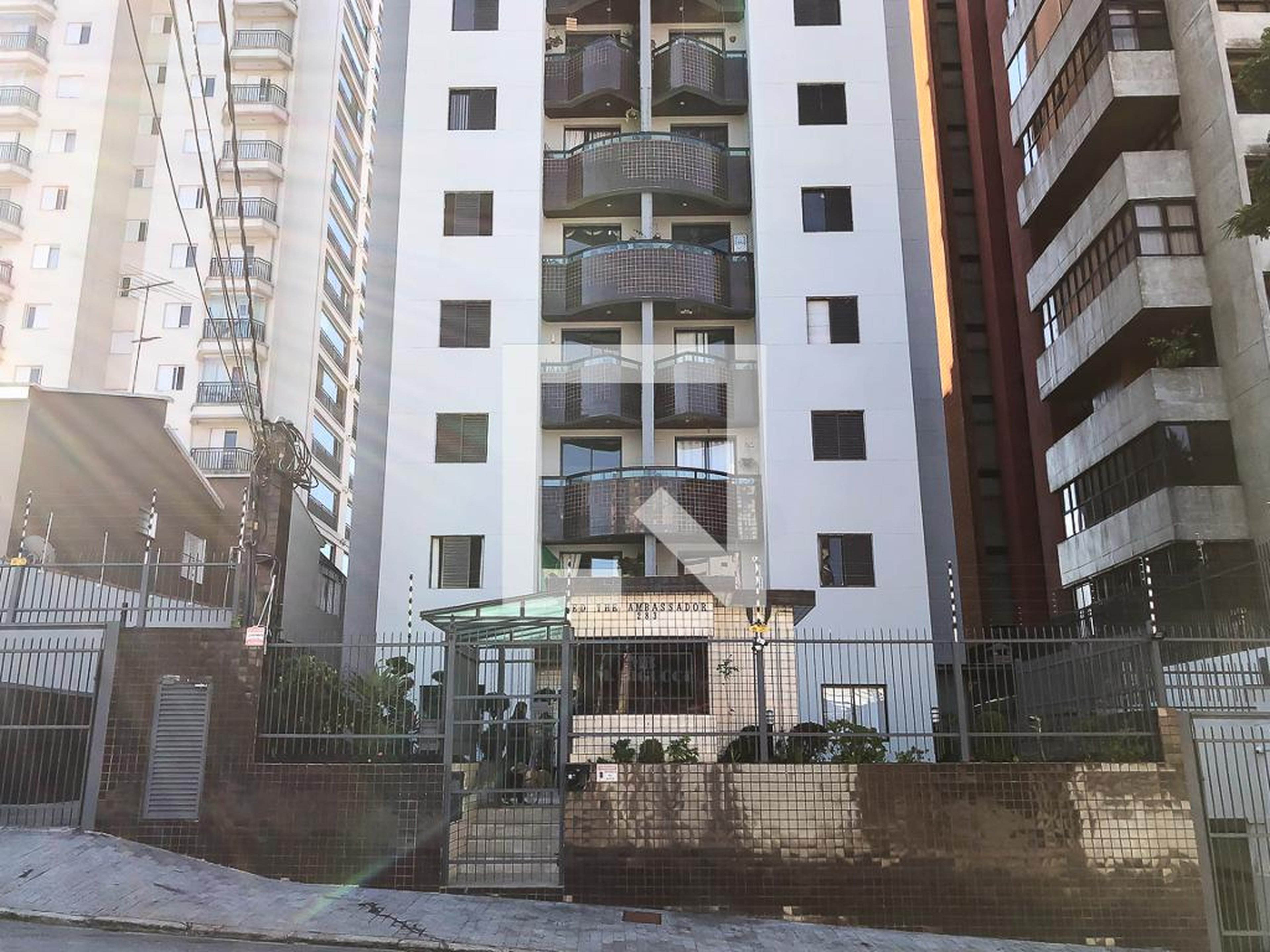 Fachada do Prédio Condomínio The Ambasador
