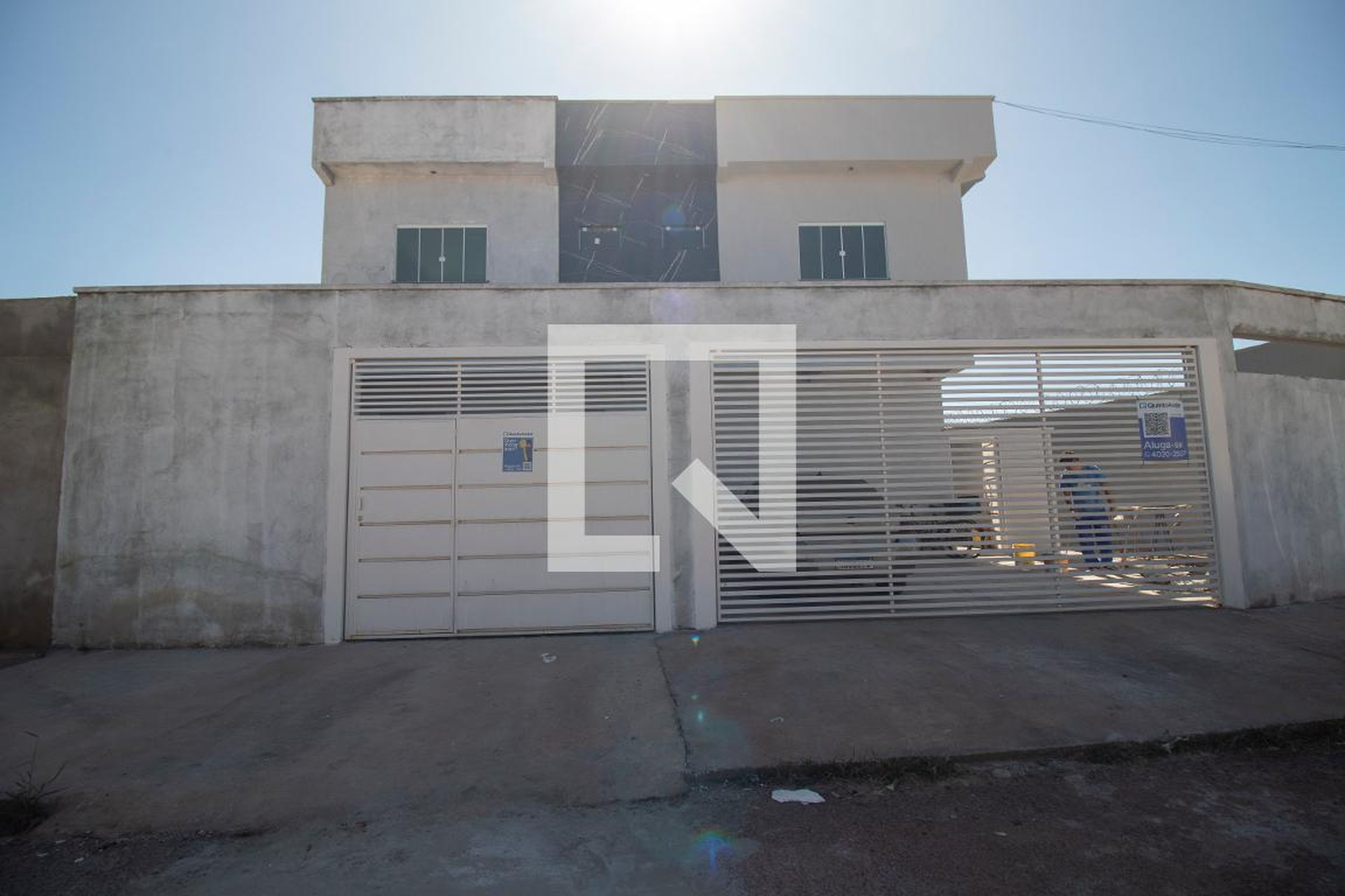 Fachada Condomínio em Rua 11, 31