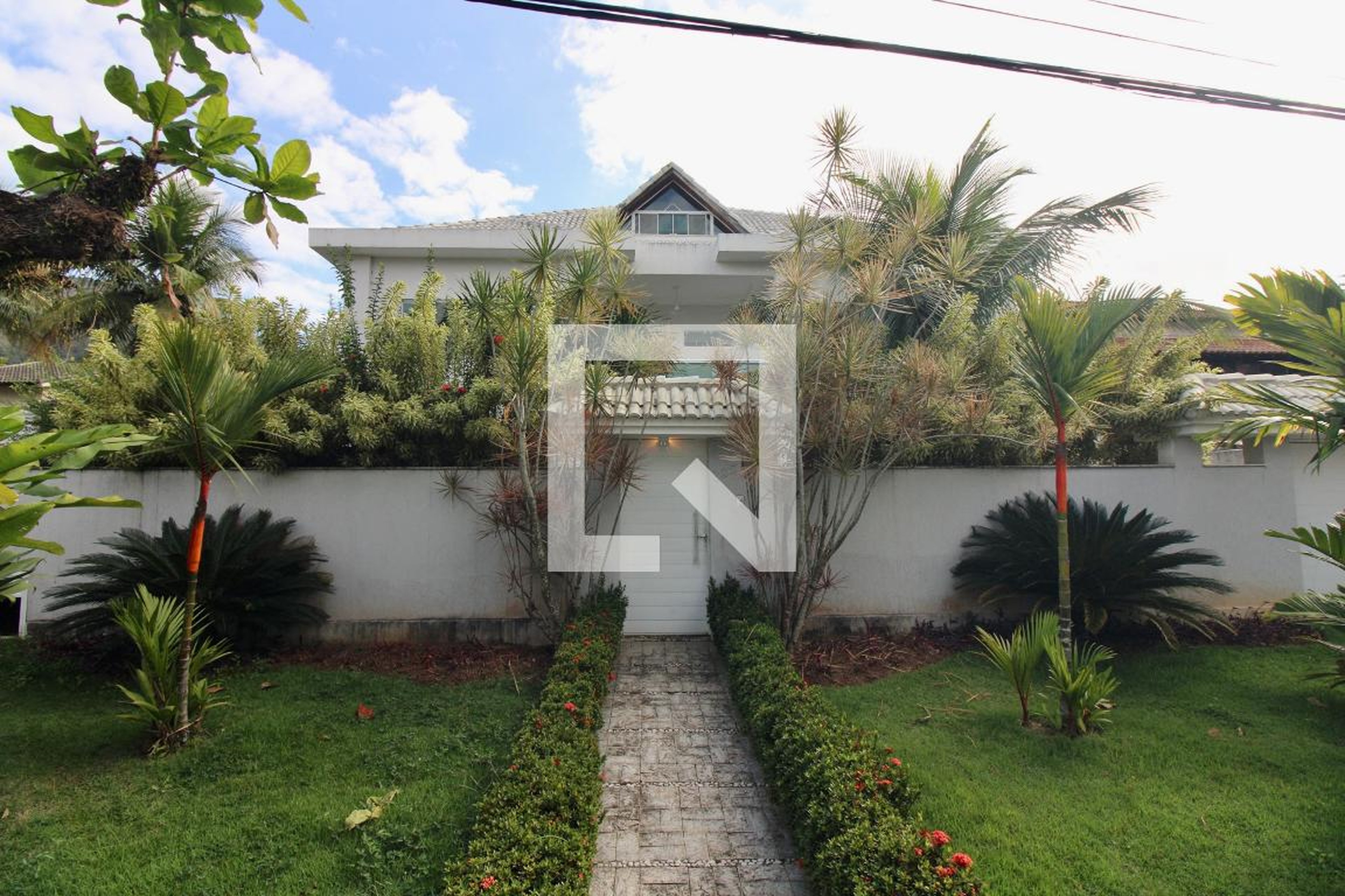 Fachada Condomínio em Rua Januário José Pinto de Oliveira, 825