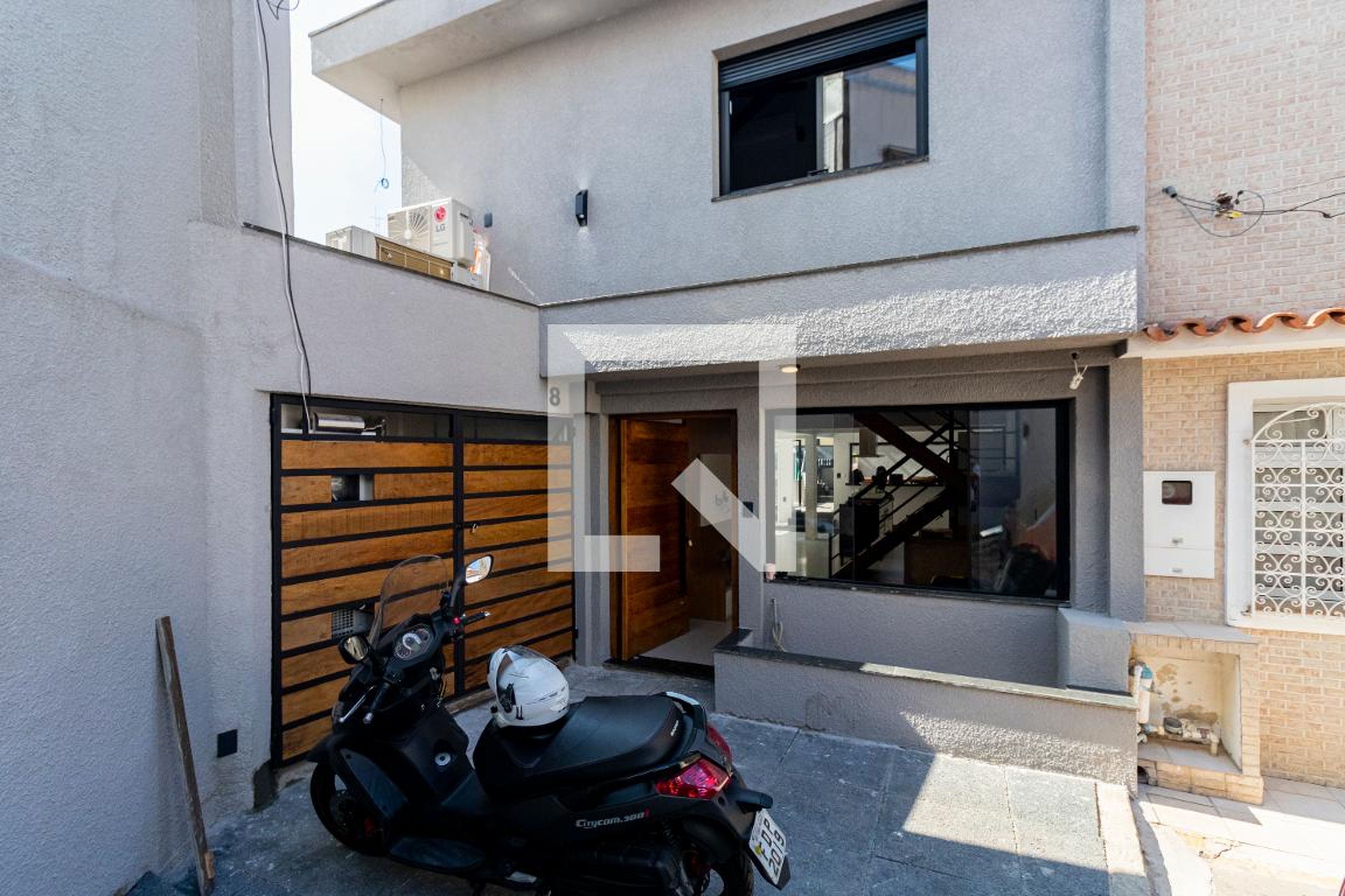 Fachada Condomínio em Rua Dona Brígida, 290