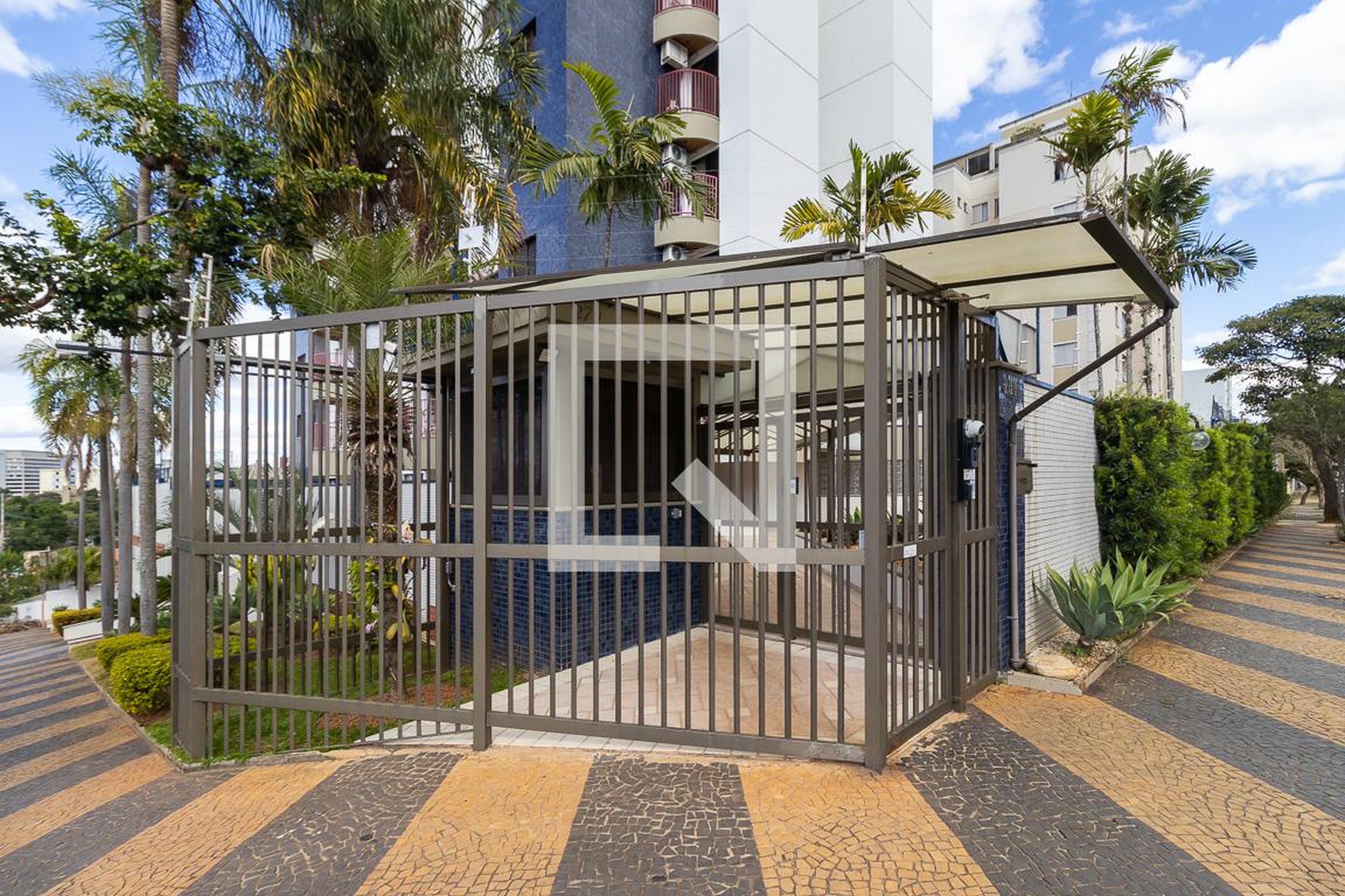 Fachada Condomínio em Rua Germânia, 270